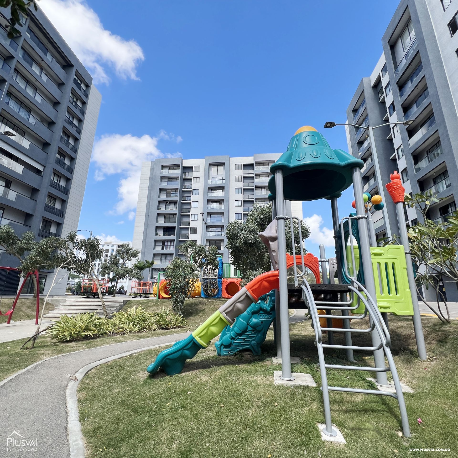 Apartamentos de 2 y 3 habitaciones en zona privilegiada de Santiago. 388353