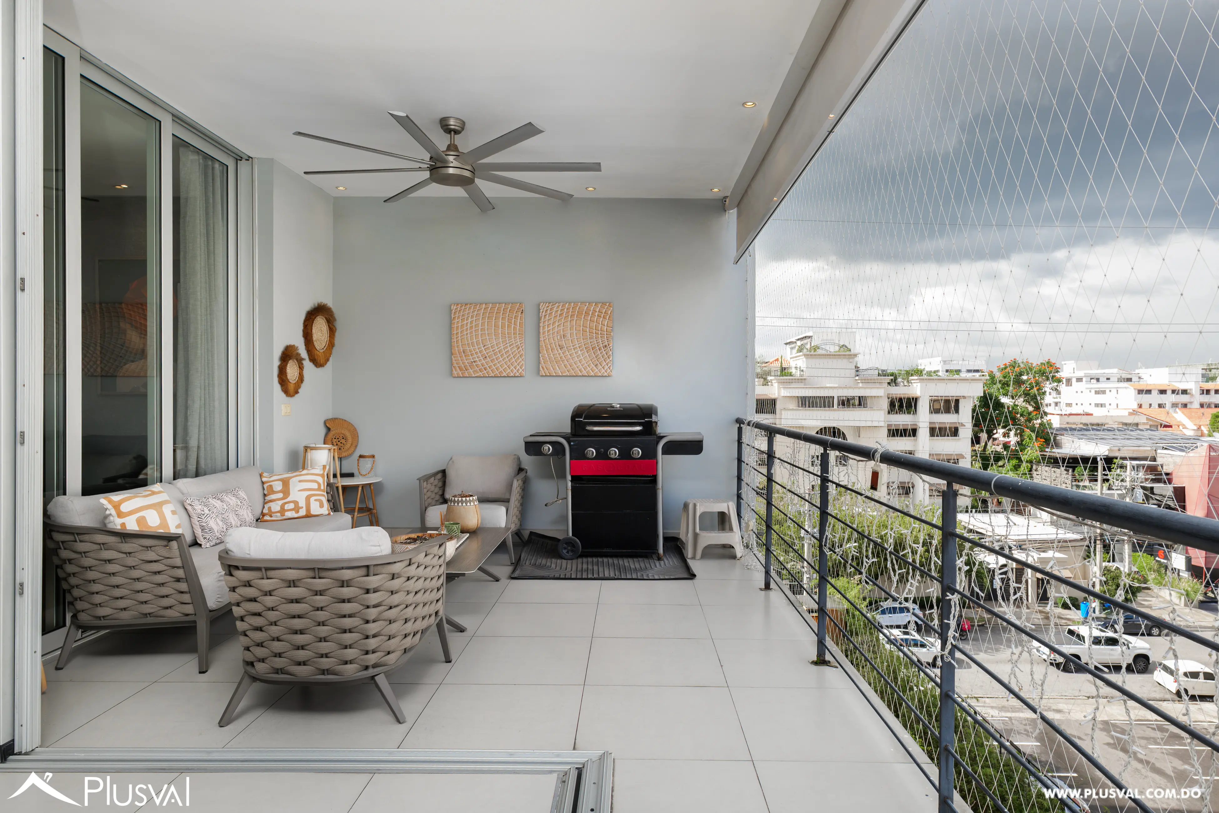 Bello apartamento en venta en Paraiso con  3 habitaciones + Estudio y Terraza 492959