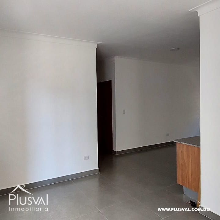 Venta de amplio apartamento con línea Blanca en Arroyo Hondo Viejo 228036