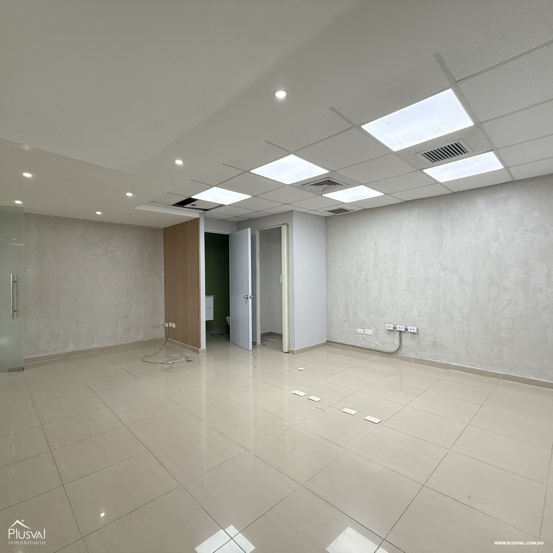Alquiler Local de Oficina en Piantini, Vista al Mar y 300 Parqueos 483036