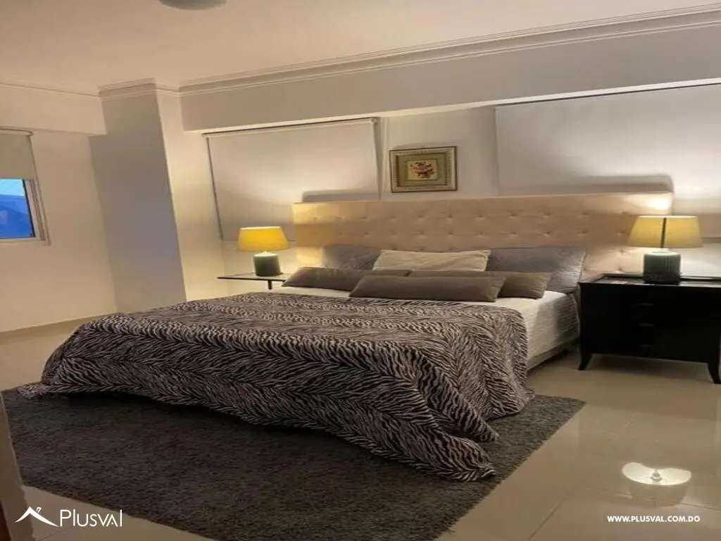 Se alquila amplio apartamento de 3 habitaciones y 2 parqueos. 469432