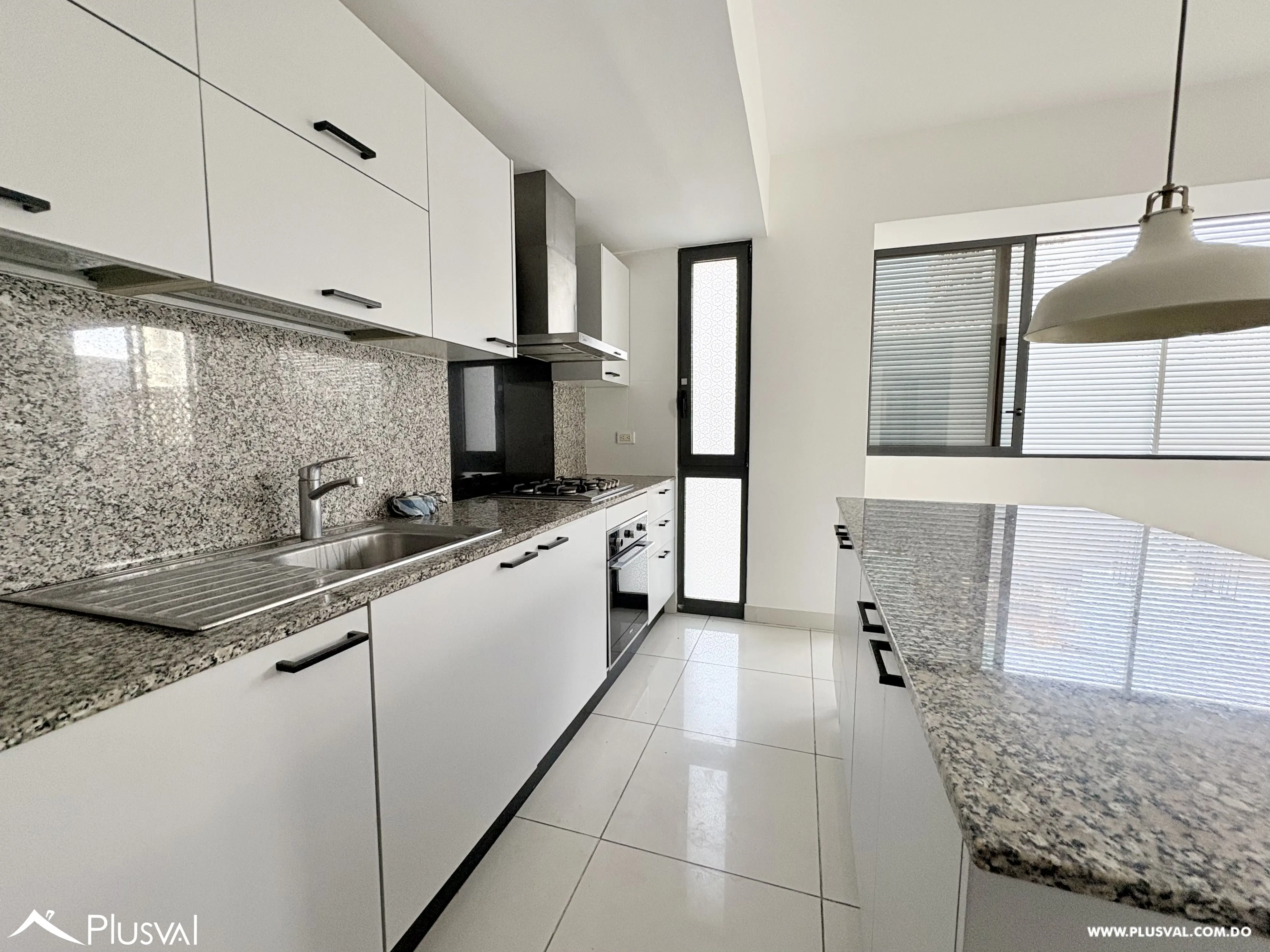 Hermoso apartamento en venta en Evaristo Morales 465259