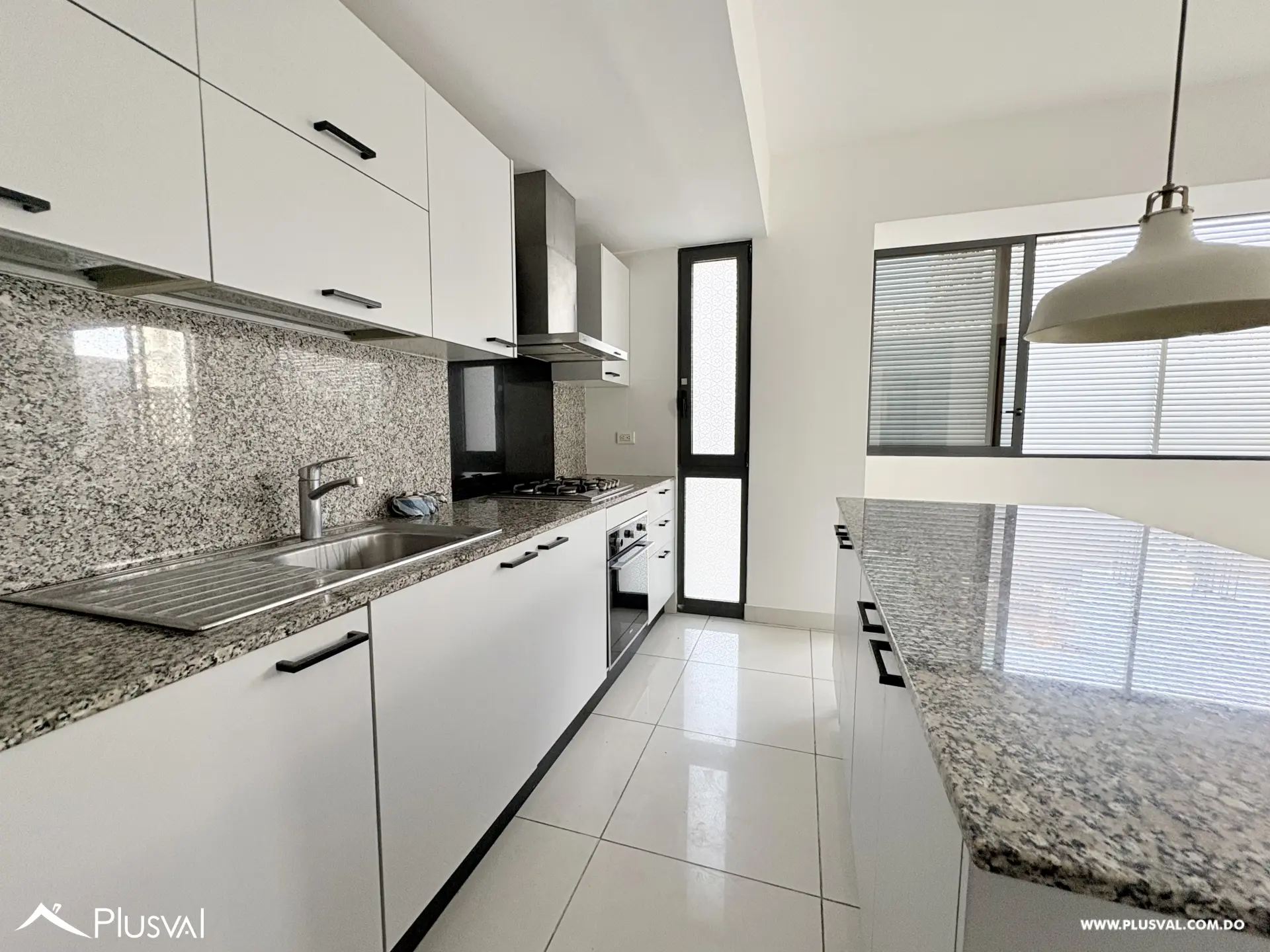 Hermoso apartamento en venta en Evaristo Morales 465259