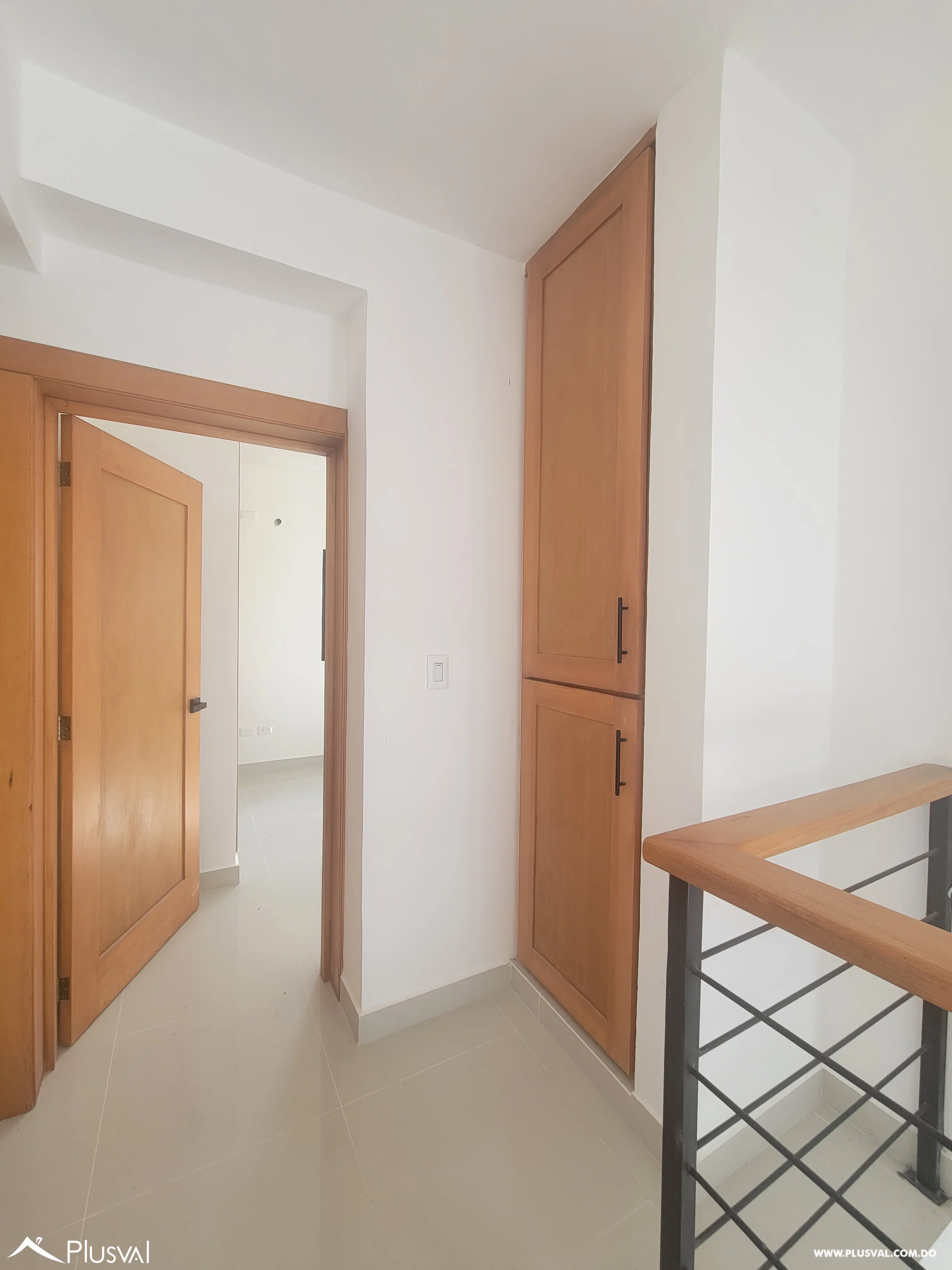 AMPLIA VILLA DE 3 HABITACIONES CON PISCINA Y PATIO EN SECTOR DEL DOWTOWN PUNTA CANA 499584