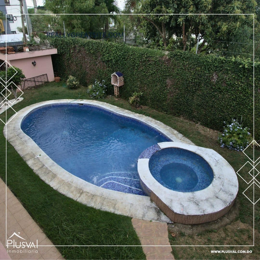 Casa en Venta de Dos Niveles con Diseño Indo-Español 436399