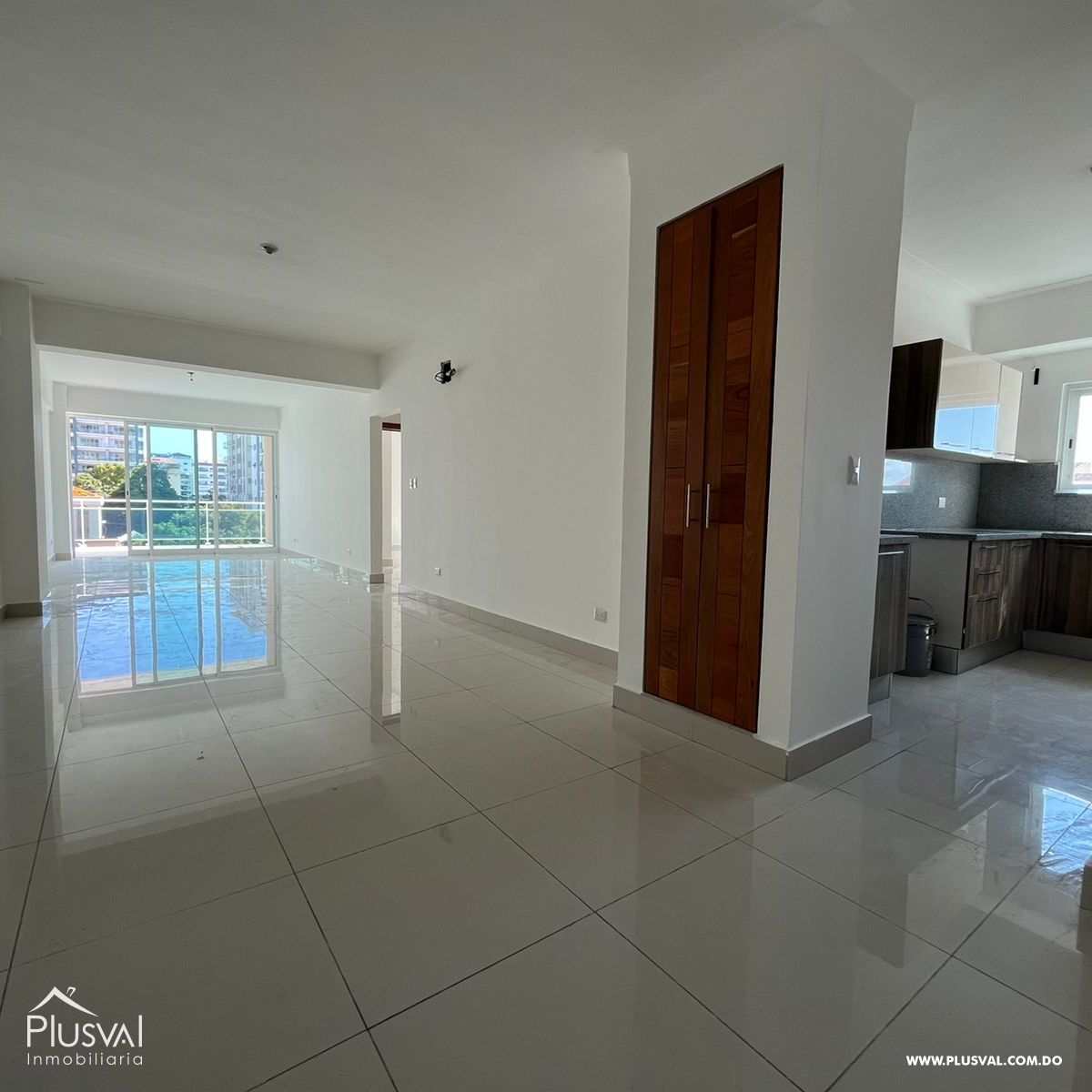 Moderno apartamento en venta en Evaristo Morales 201888