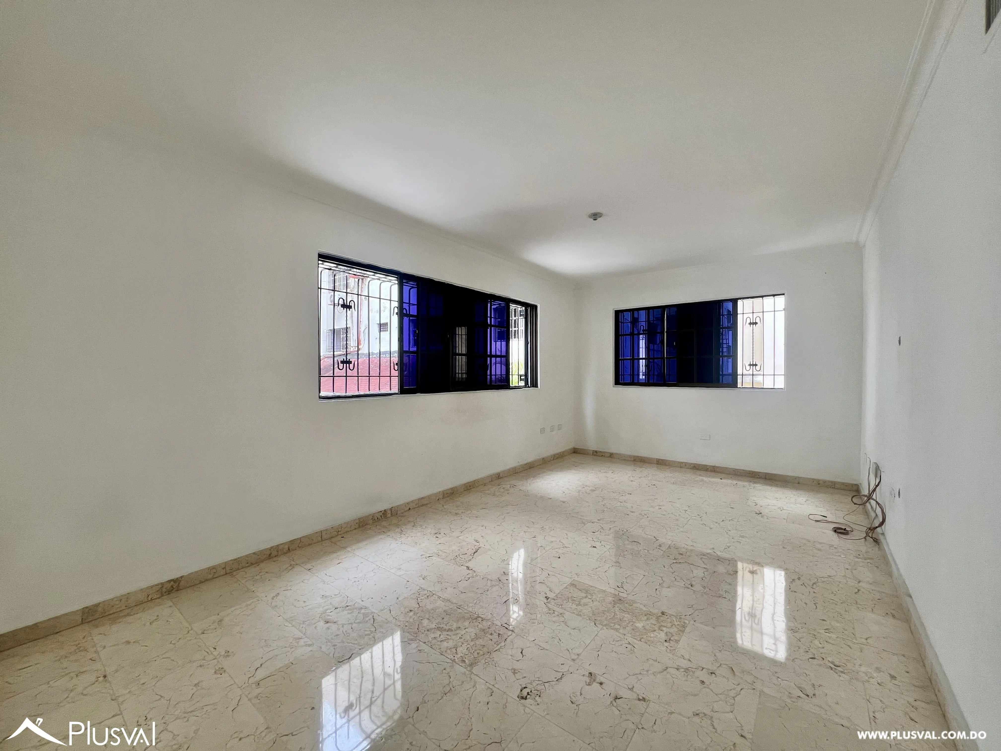 Apartamento con Estudio en Alquiler  Ens. Paraíso 461520