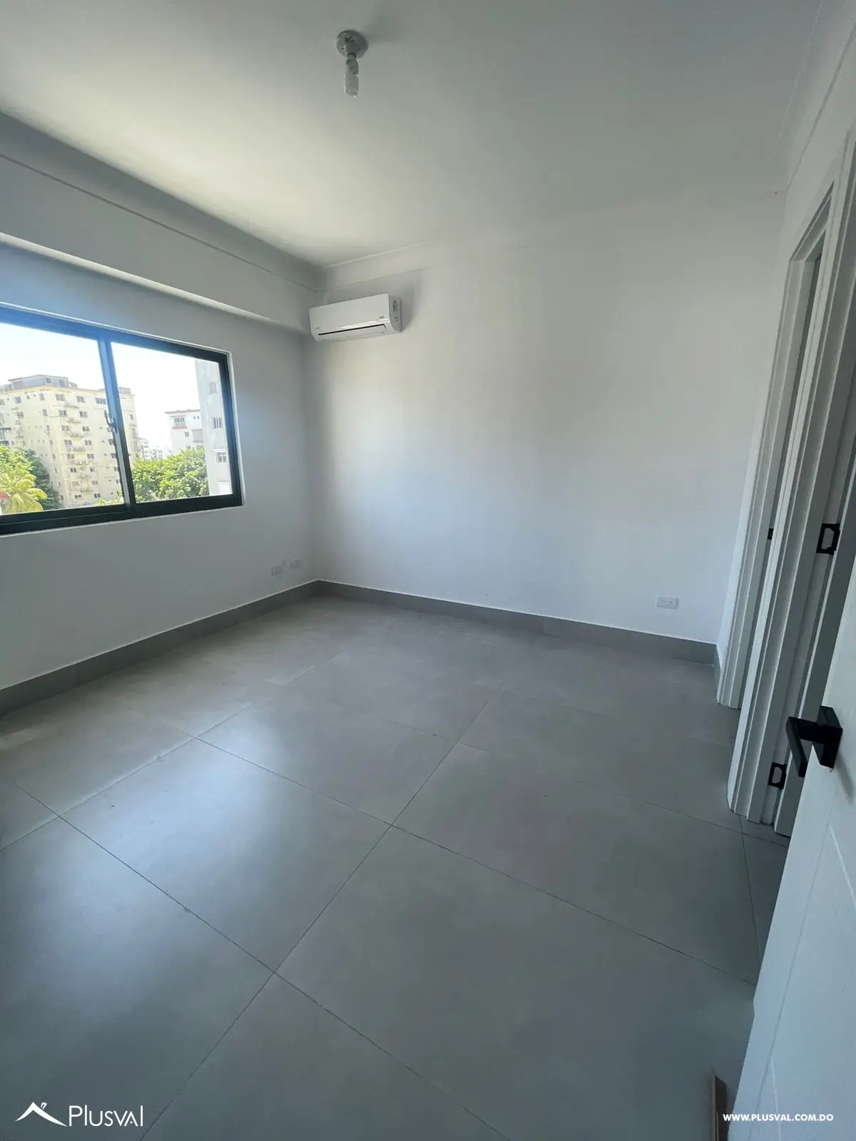 Apartamento en Alquiler de 1 habitación en Torre Nueva de Evaristo Morales 532140