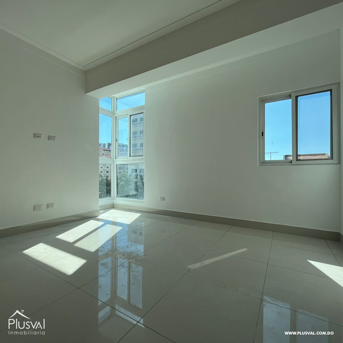 Moderno apartamento en venta en Evaristo Morales 201887