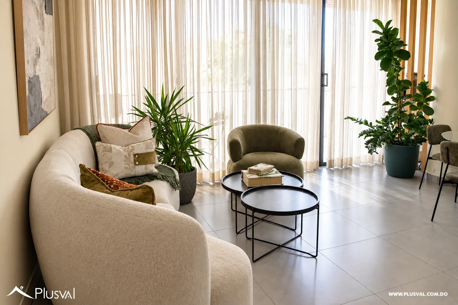 Apartamento en venta en Bella Vista, de tres habitaciones, edif de 7 niveles. 528363