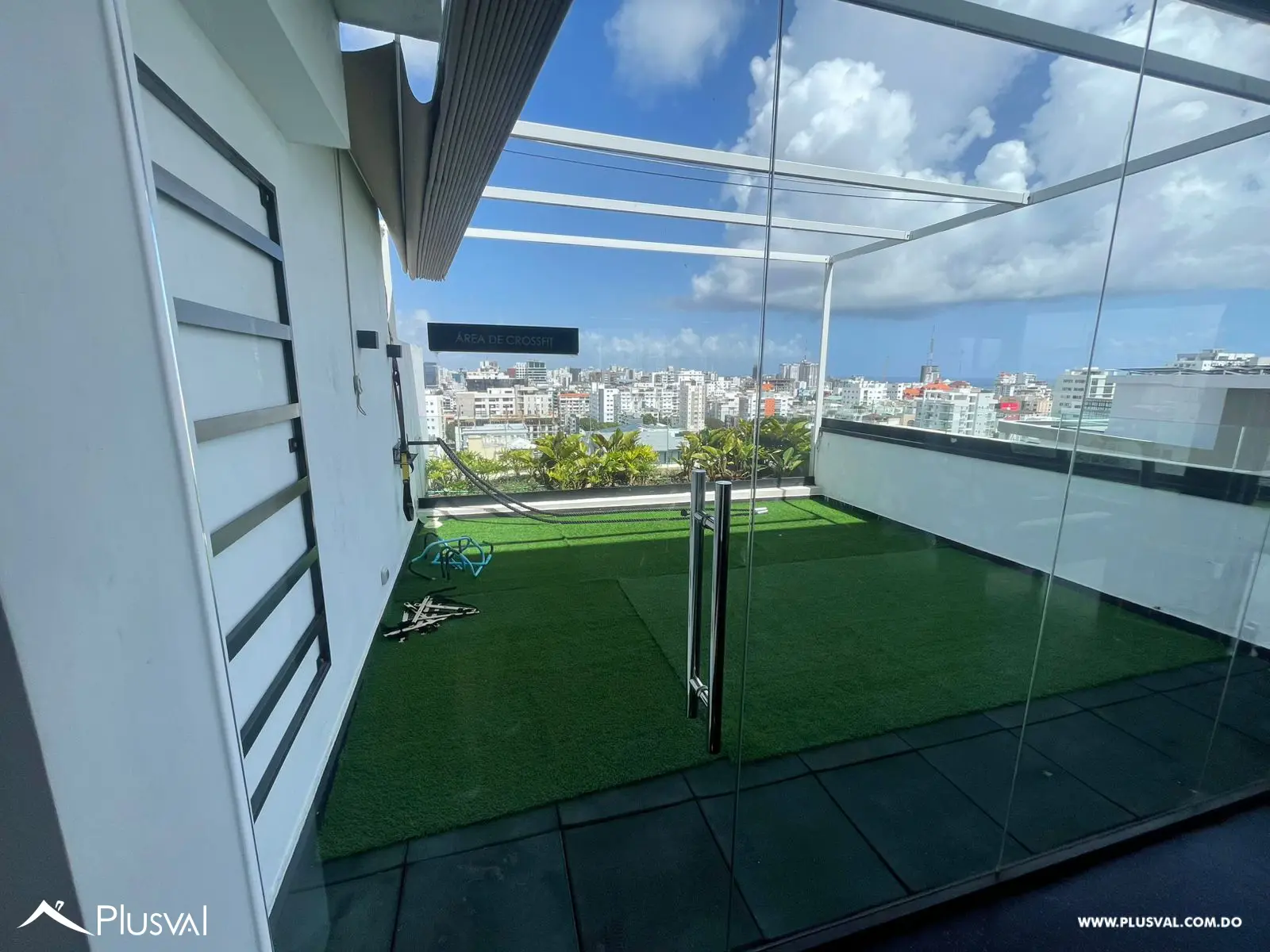 Amplio Penthouse en venta en Evaristo Morales 464442