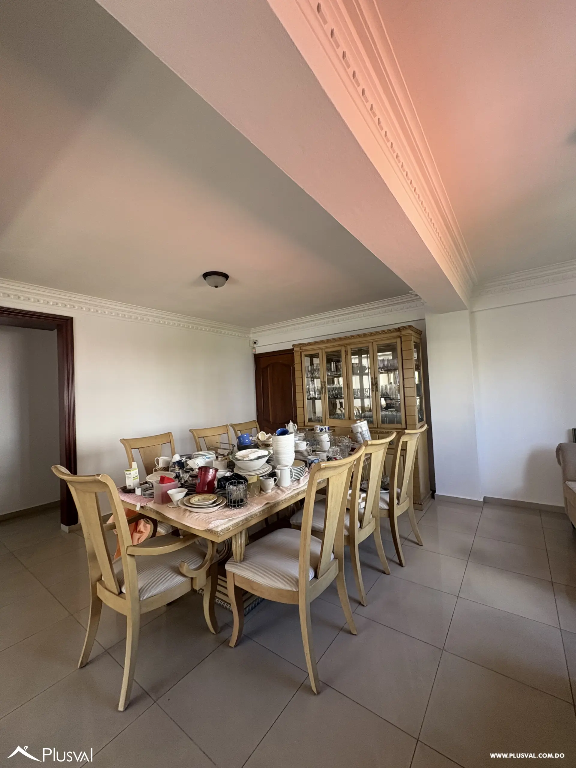 Apartamento en venta con amplia cocina en  Evaristo Morales 510864
