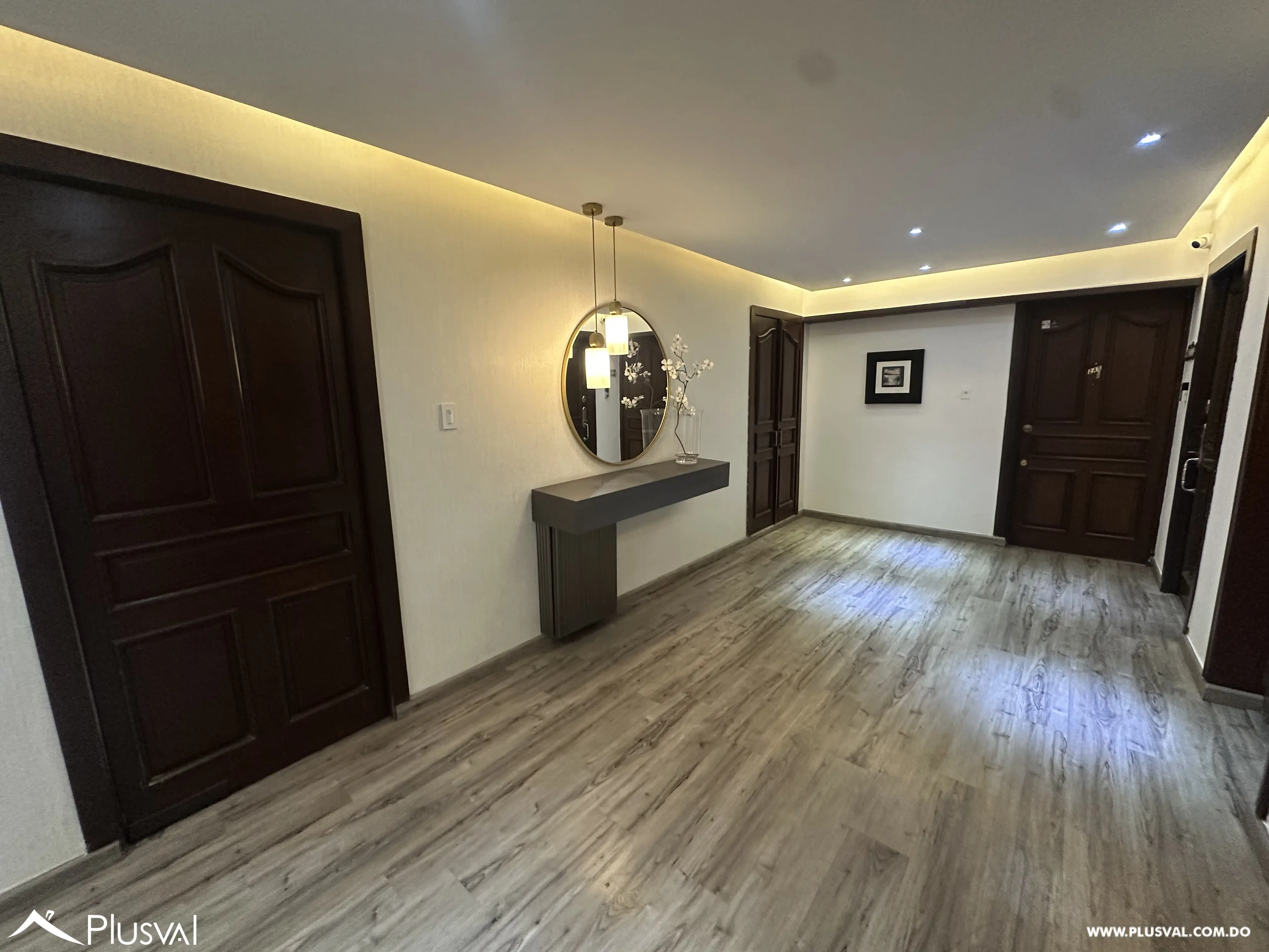 Venta de amplio apartamento, en Naco. 490301