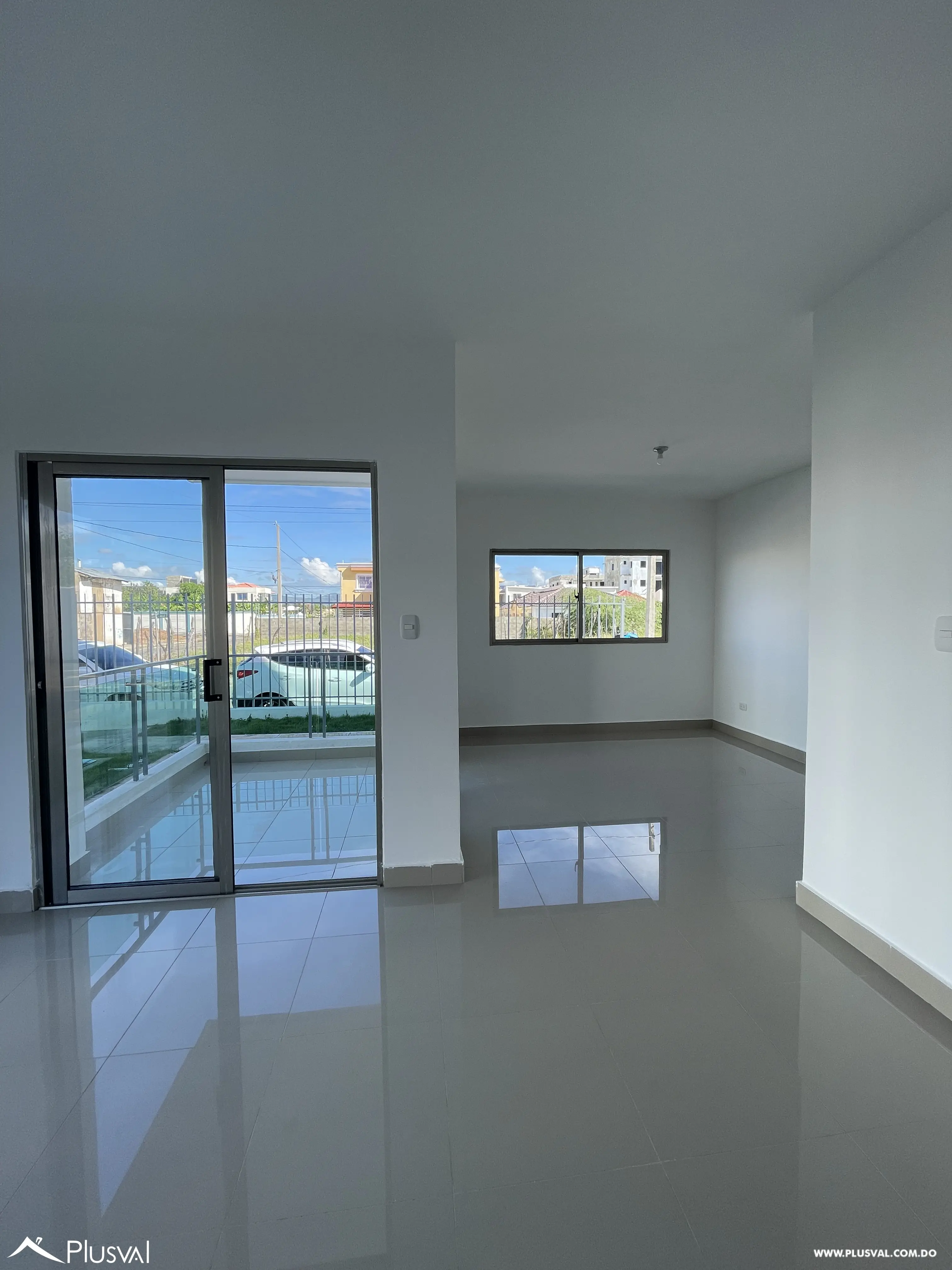 Complejo de  Aptos - Primer Nivel - 3 Habitaciones + Patio 528101