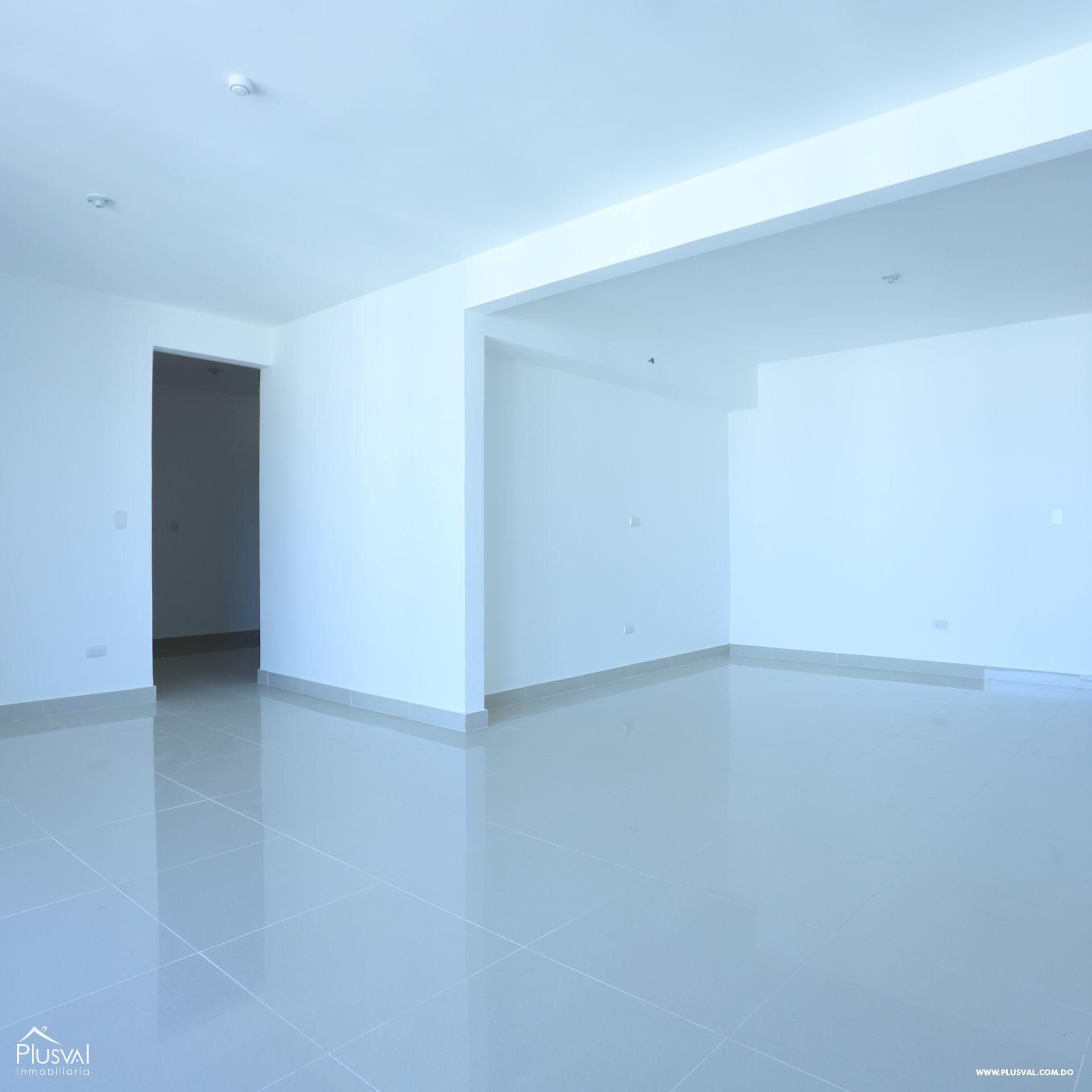 Amplio apartamento en venta en Torre Residencial. 335822