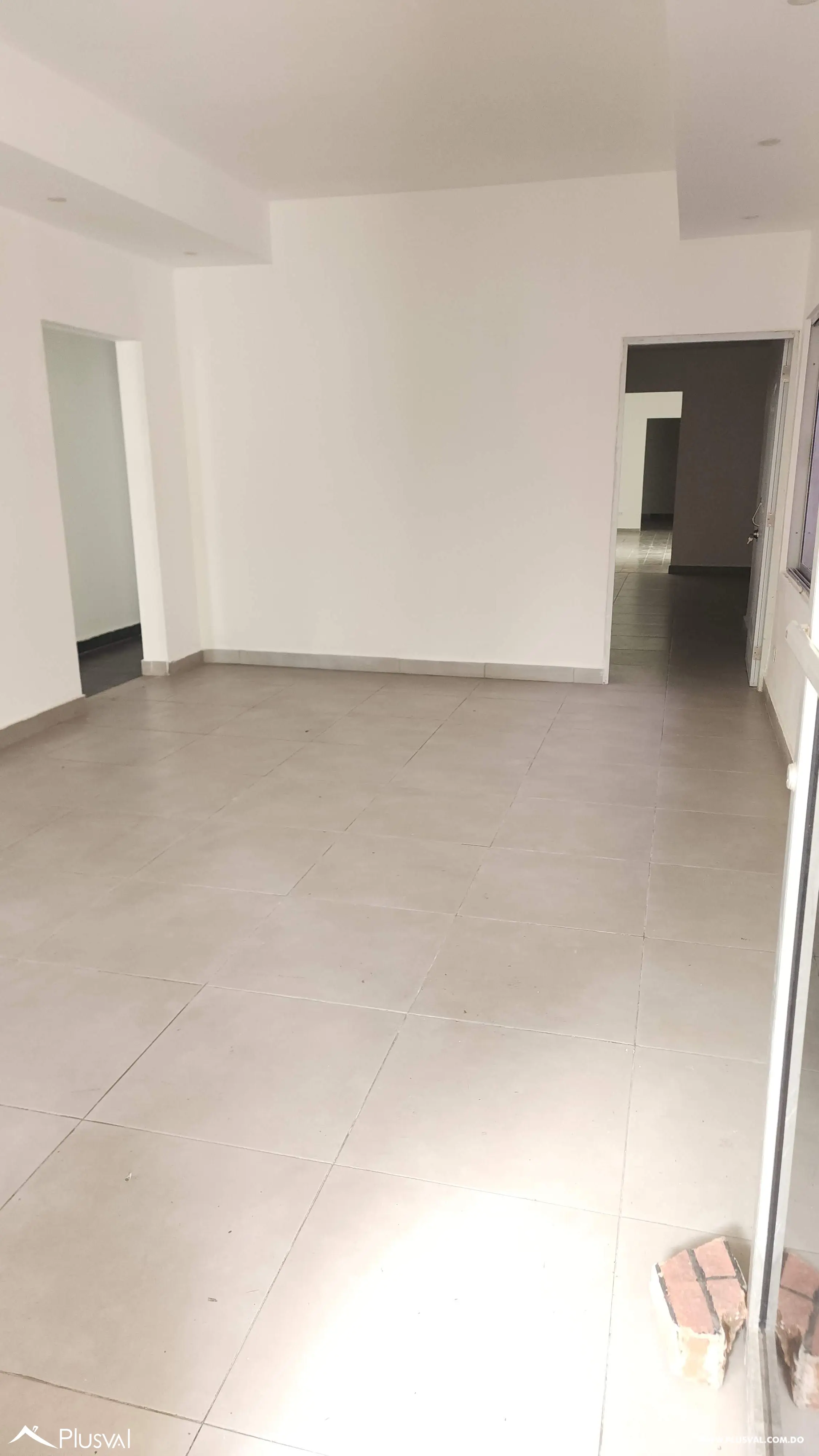 Se alquila casa para fines comerciales. 502699