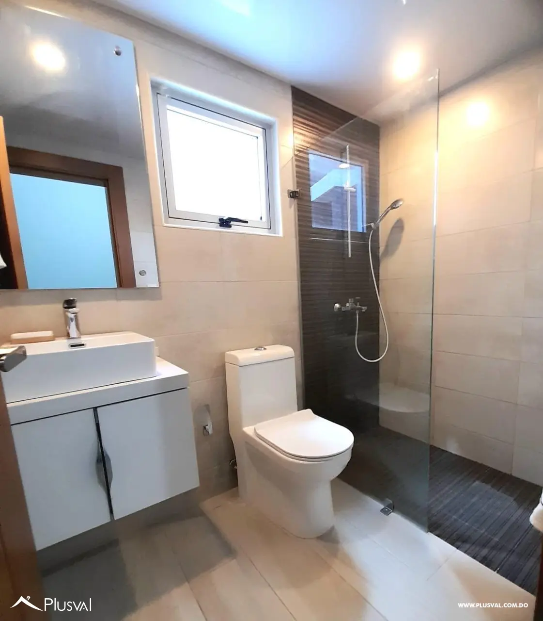 Apartamento en venta con amplios espacios, excelente iluminación natural y amenidades completas 476943