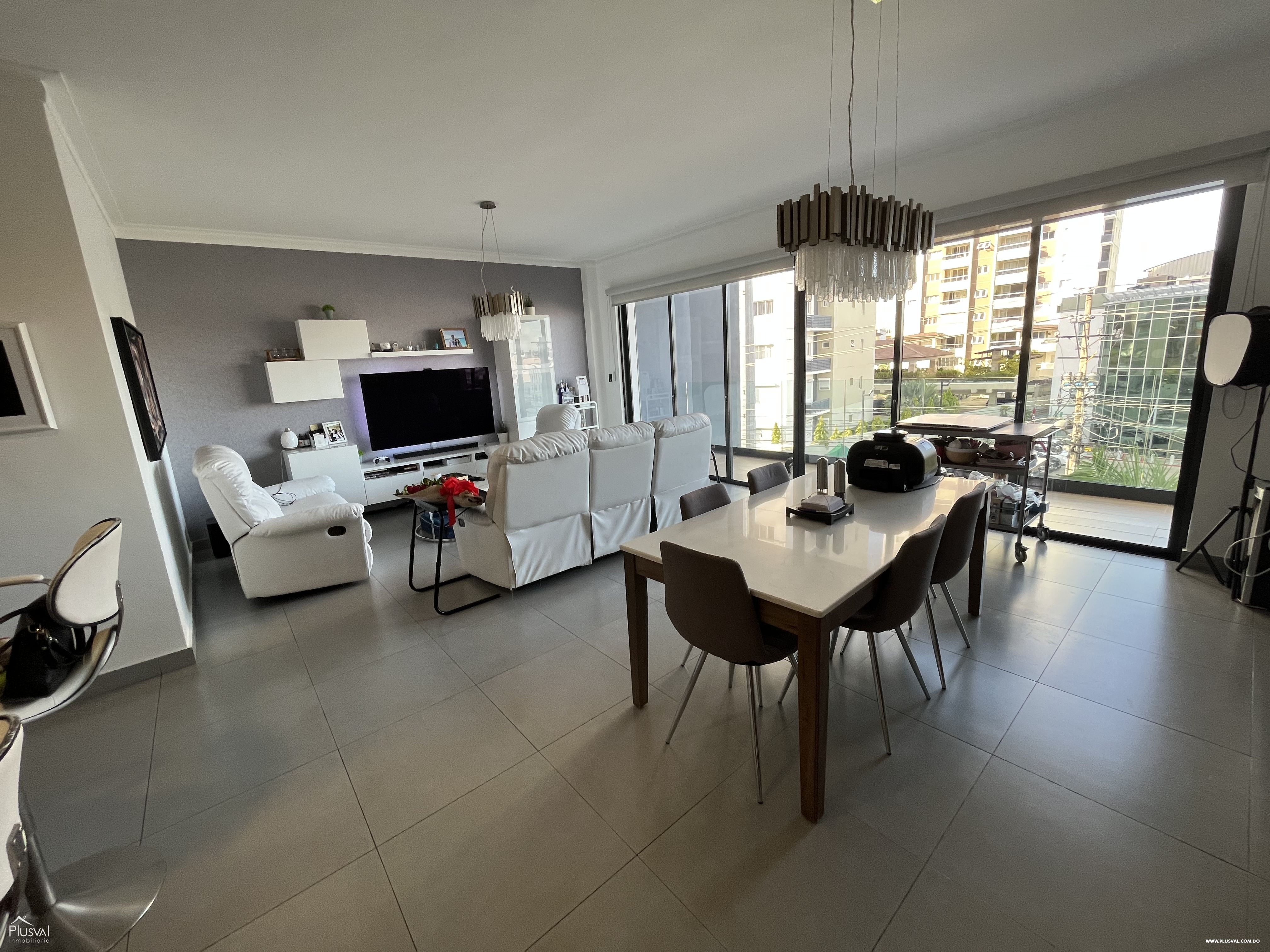 Amplio apartamento en el centro del sector de Serralles 327736