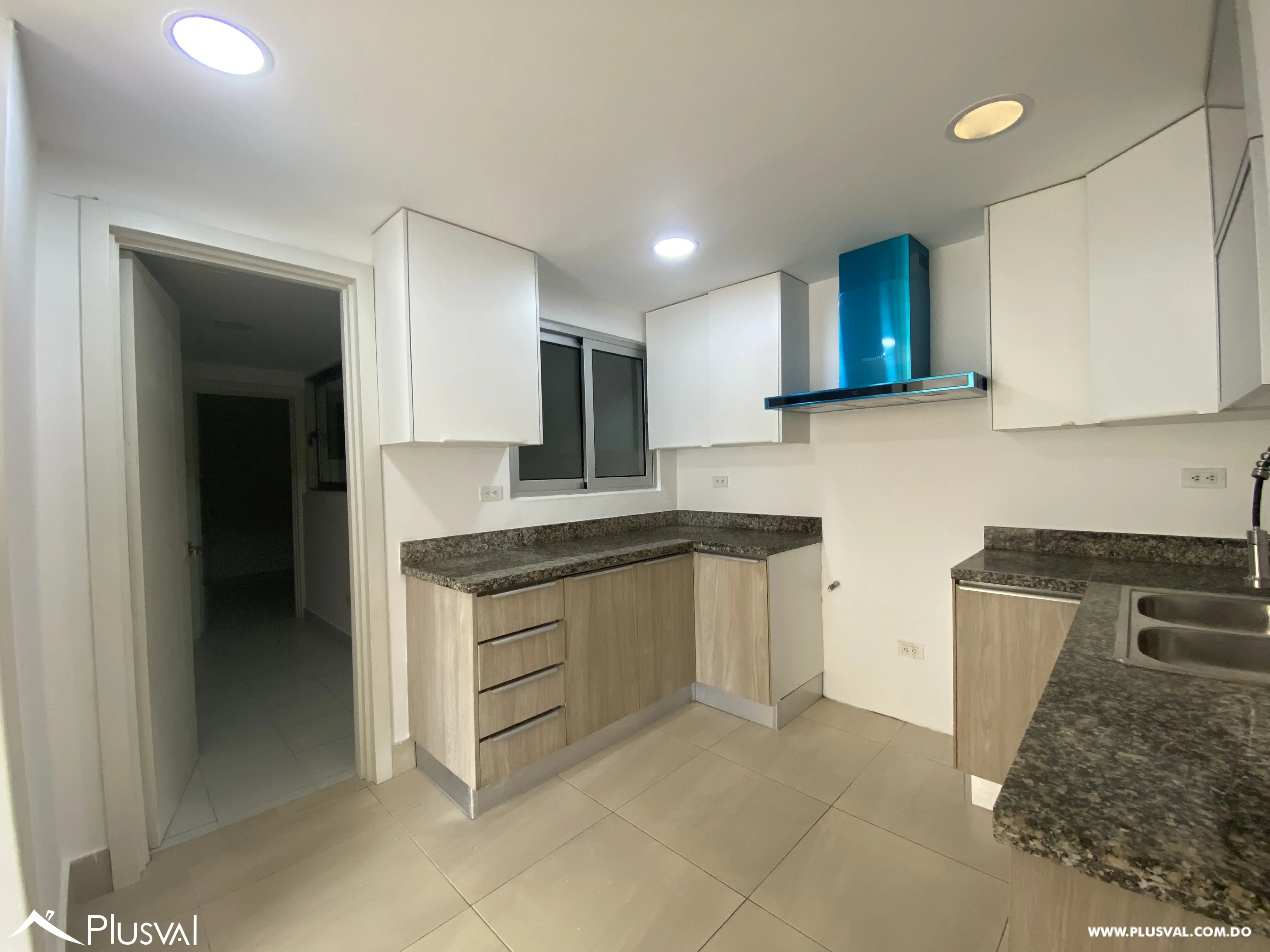 Alquilo Excelente y Amplio Apartamento en Zona Exclusiva en  La Esperilla 467483