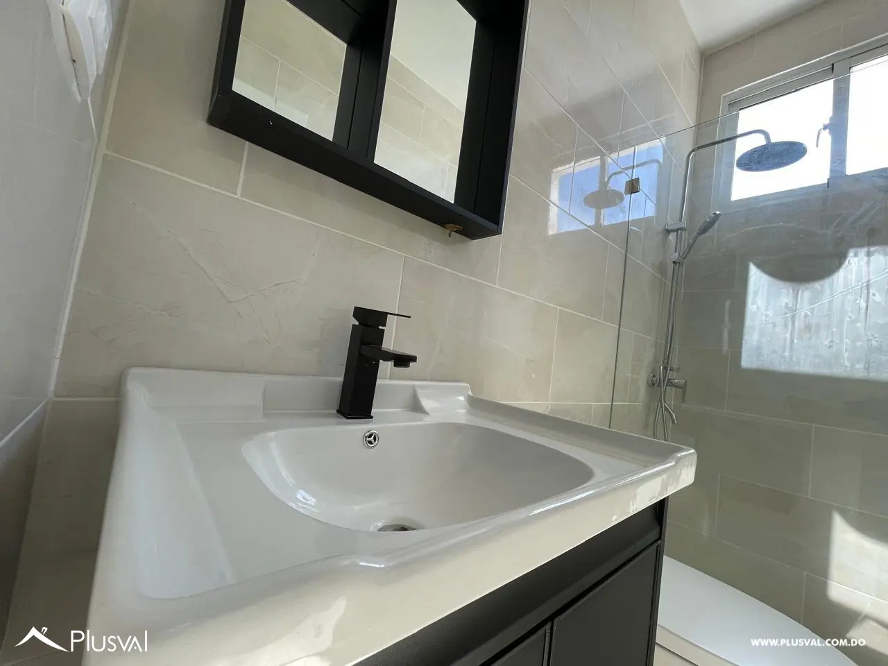 Apartamento de 2 habitaciones, de 75 m2, en proyecto cerrado en Boca Chica 526734
