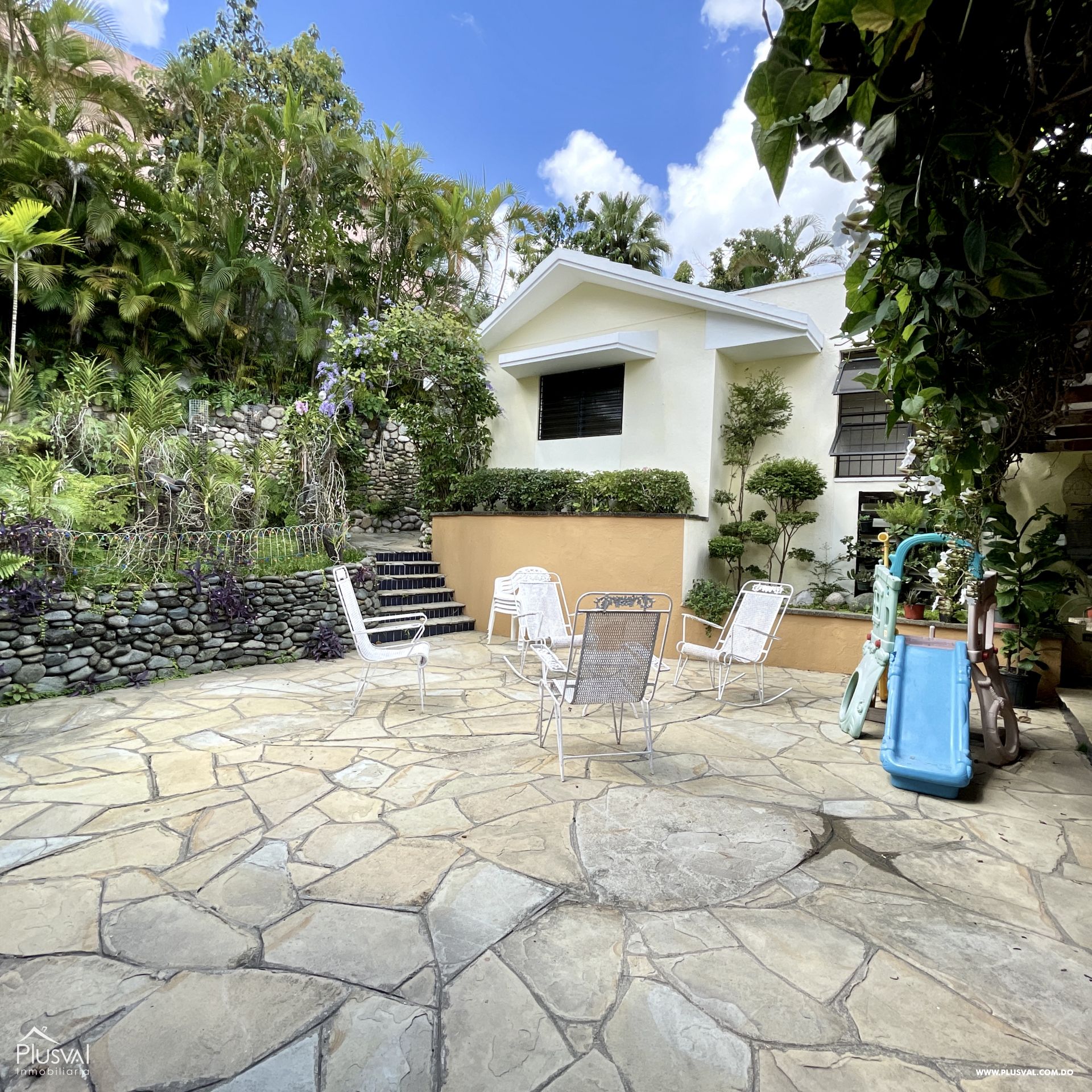 Casa en Venta en Los Ríos, Grandes Espacios, patio y Jardín 215369