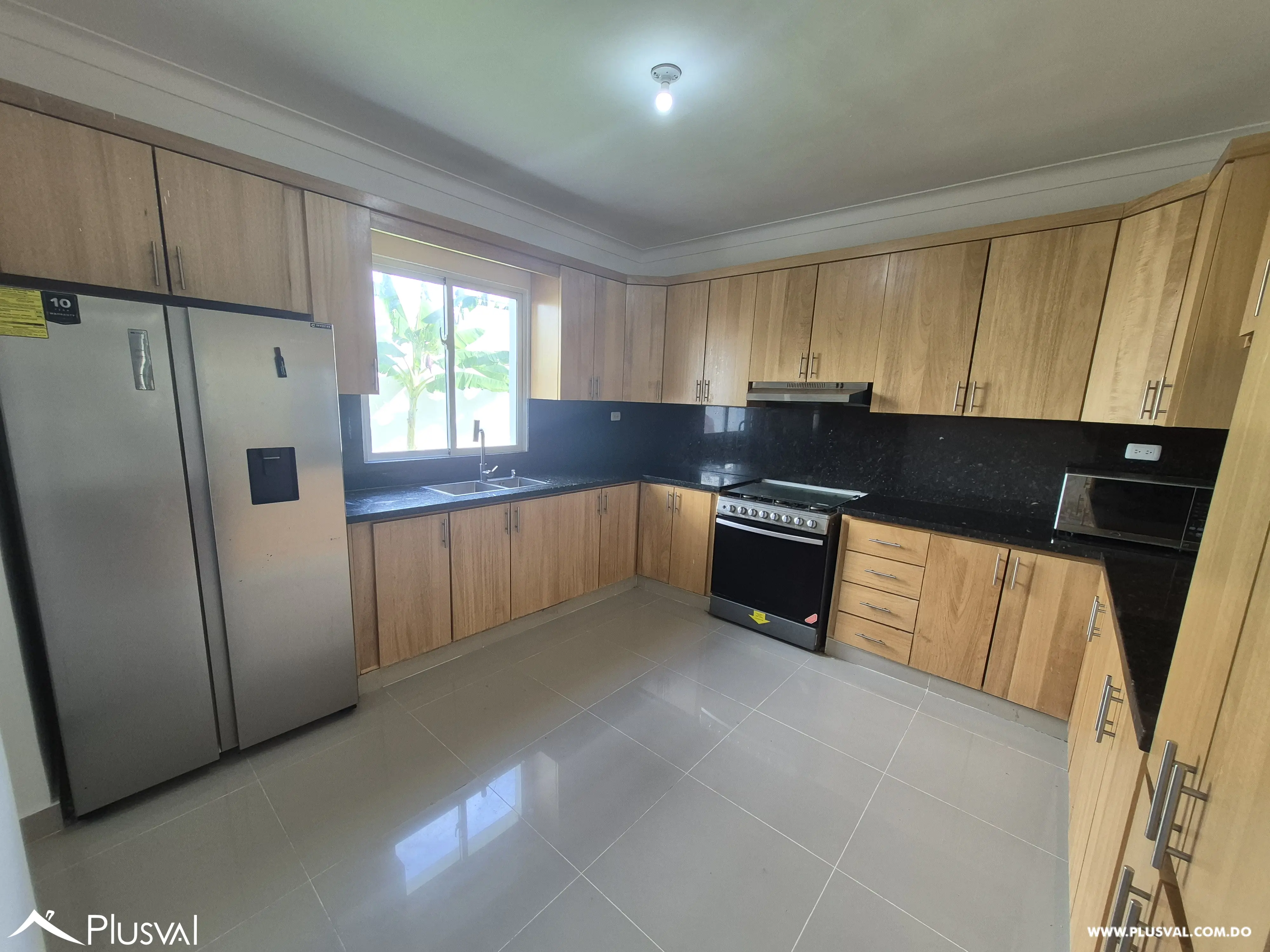 ESPACIOSA CASA EN VENTA EN REPUBLICA COLOMBIA EN RESIDENCIAL CERRADO 460255