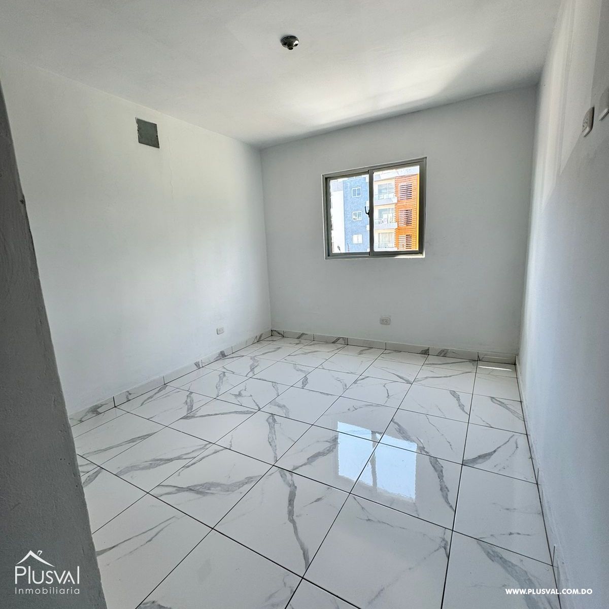 Excepcional Apartamento en exclusivo sector y privado con la privacidad y un encantador patio en el Segundo nivel, Estilo terraza en Santiago 340699