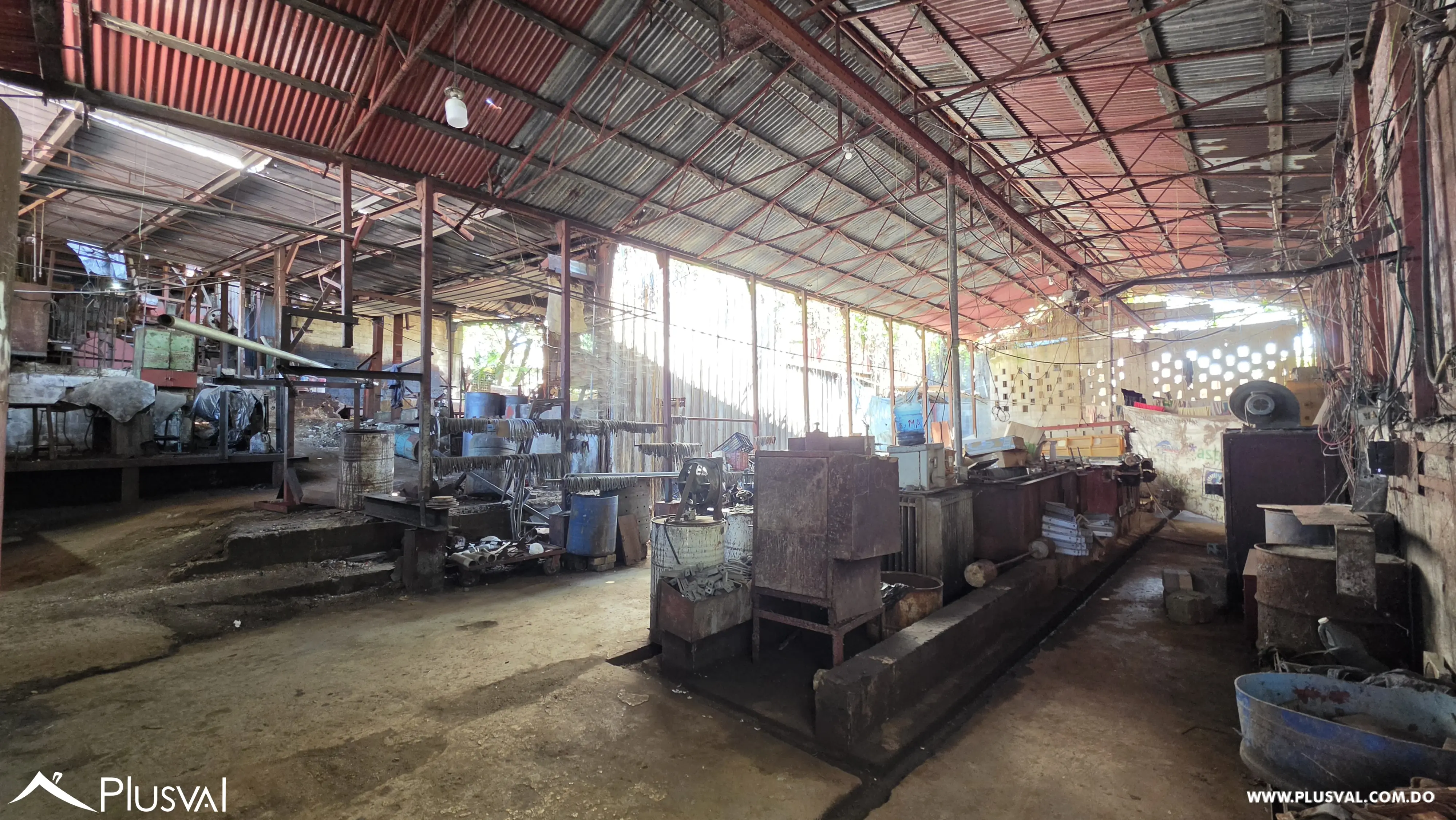 Buscas solar para ampliar tus operaciones y ver crecer tu negocio? Este solar es una oportunidad UNICA. Te esperamos 496900