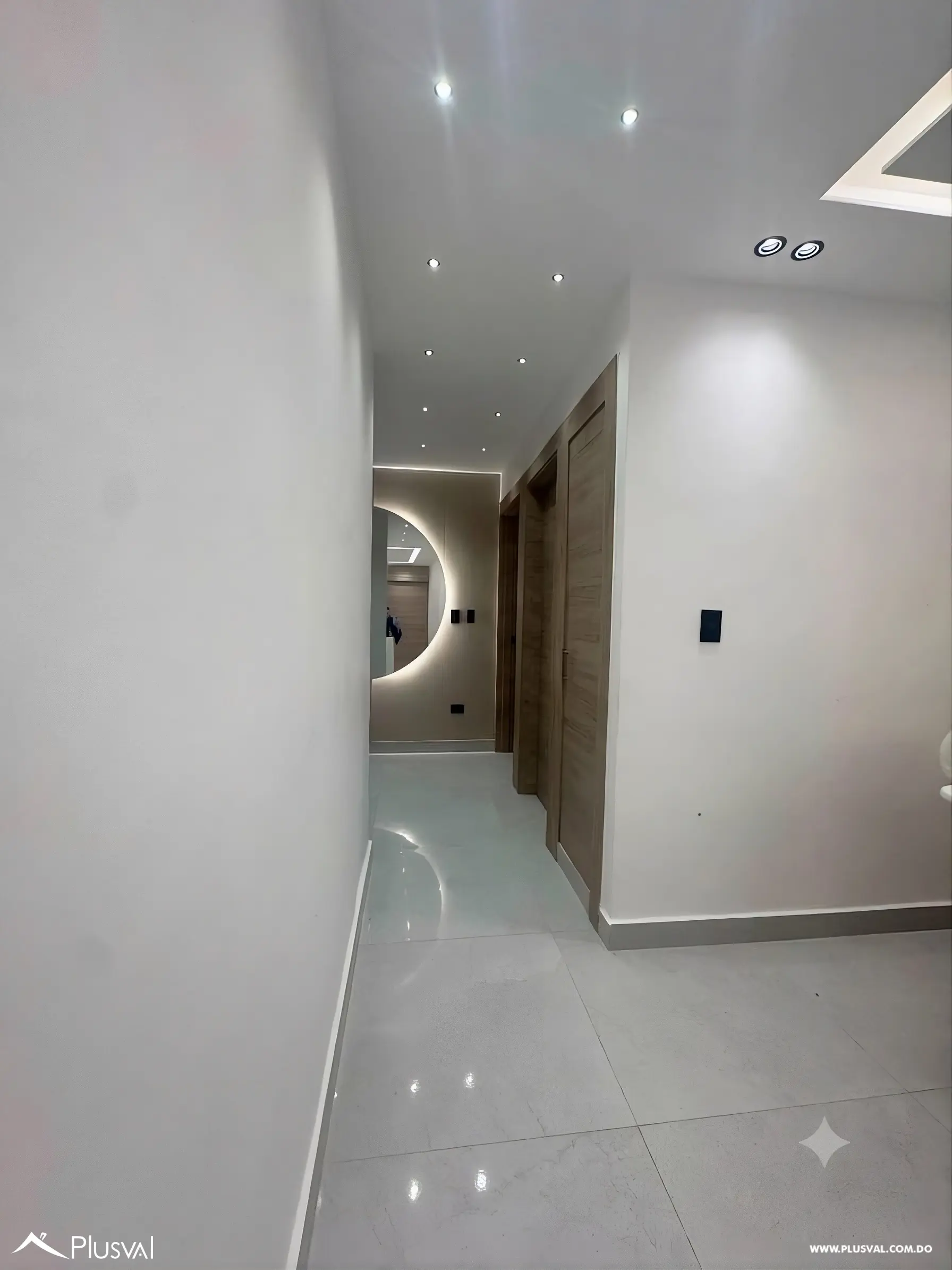Apartamento Nuevo y Amueblado con Acabados Modernos en Urbanización Thomén 518050
