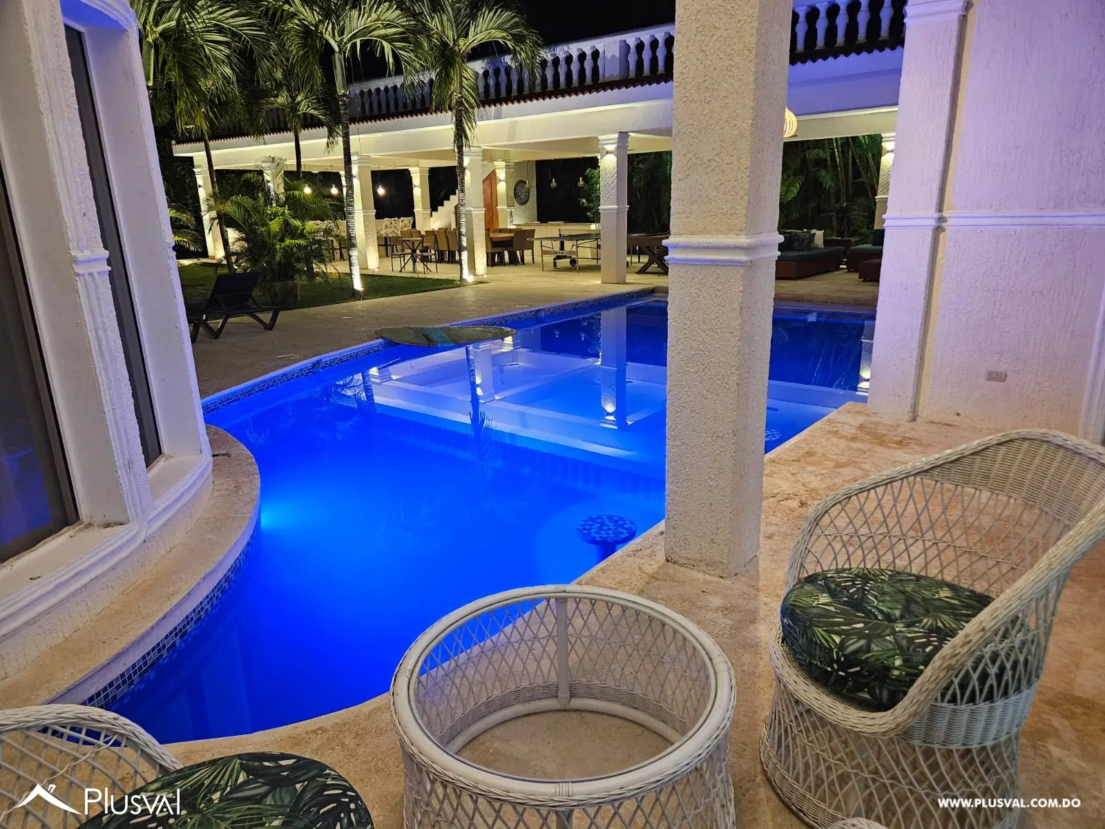 ¡Invierte en el Paraíso! Villa de Ensueño con Piscina y Amplio Patio 510097