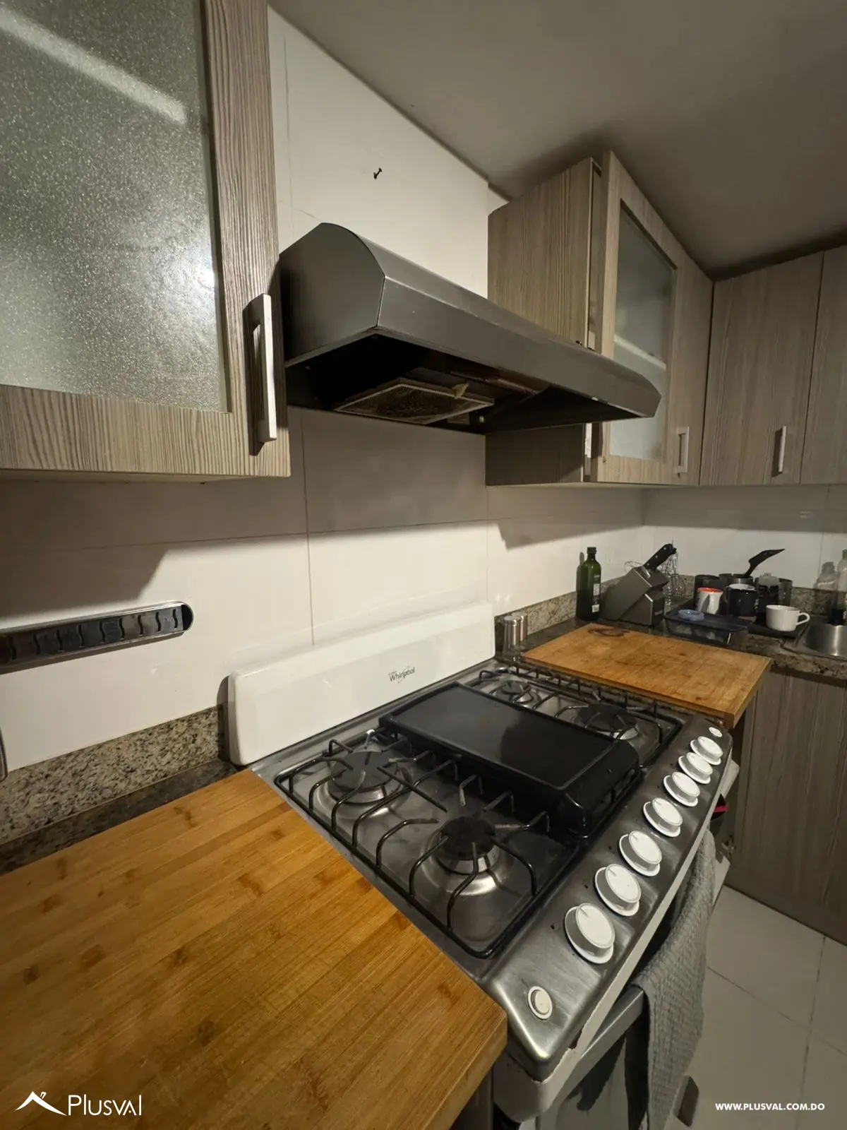 Alquilo apartamento con línea blanca 507068