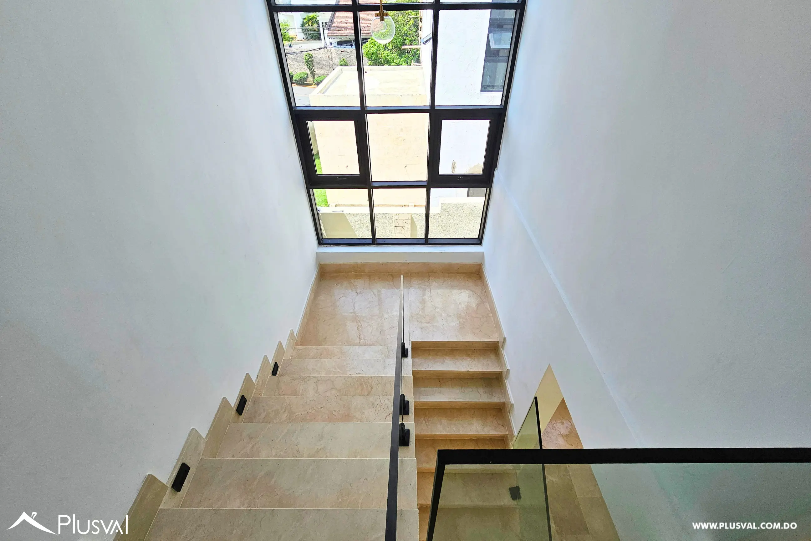 Casa en Residencial Cerrado en Alquiler con Línea Blanca en Arroyo Hondo 509171