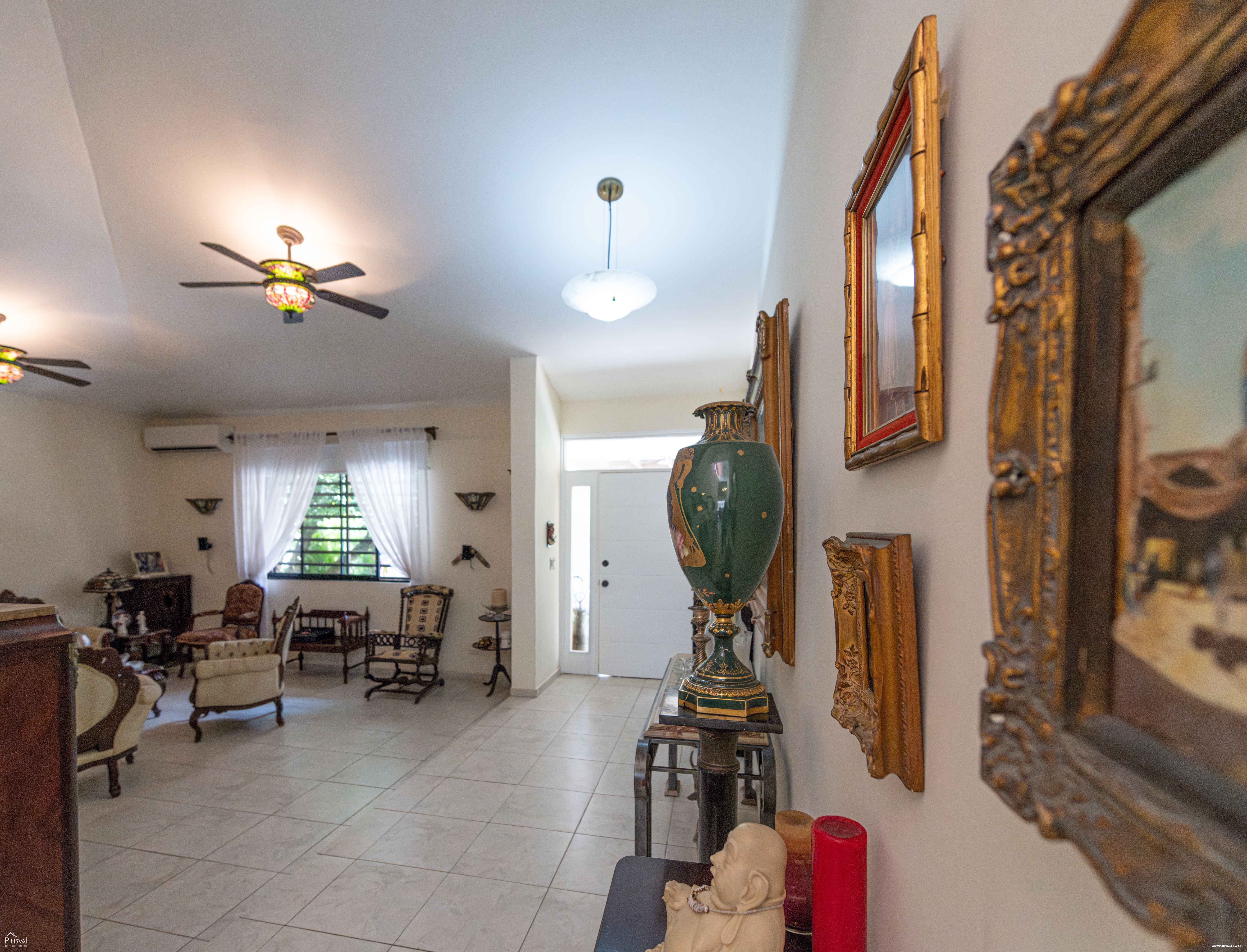 Villa en venta en metro Country Club con piscina privada y vista al campo de golf 456527