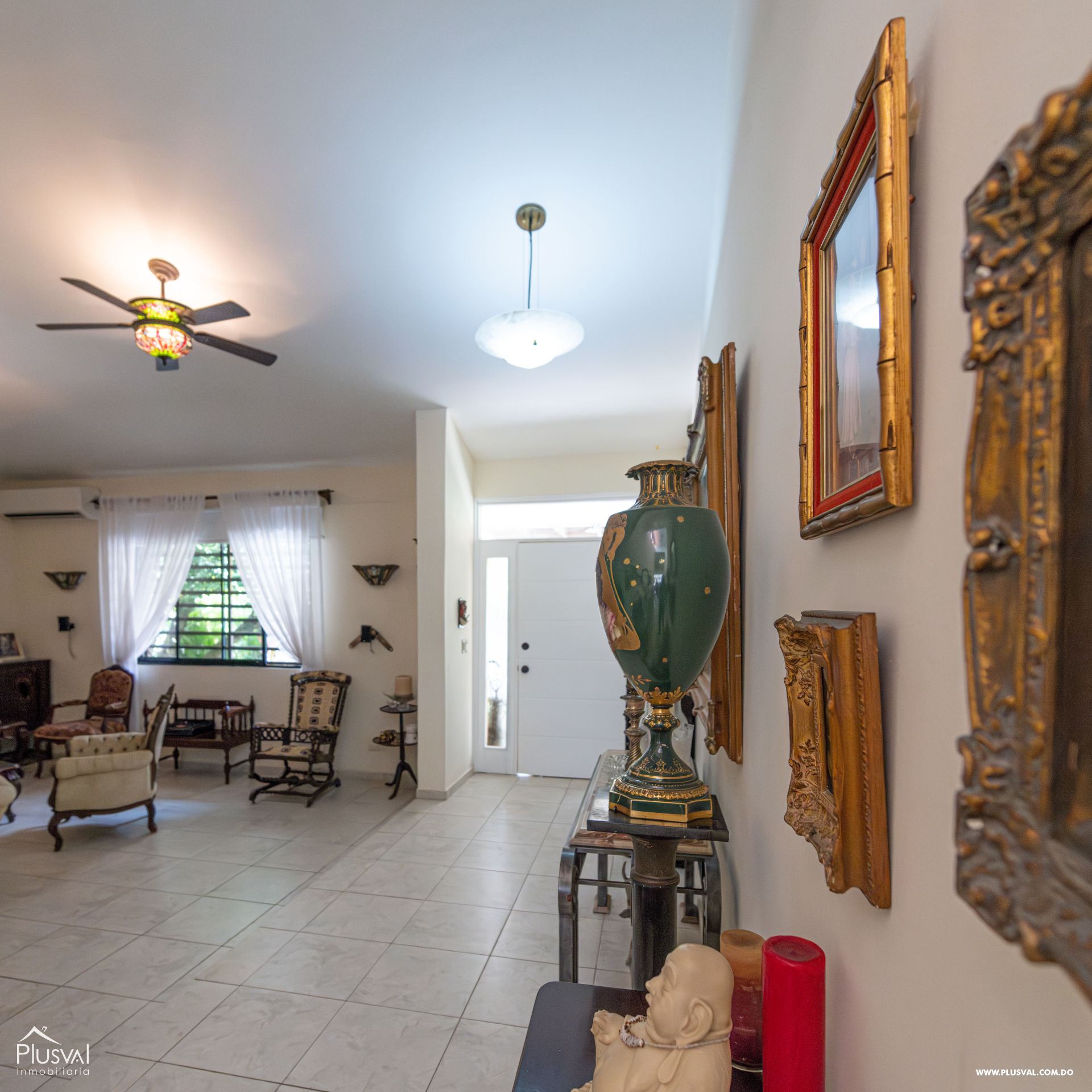 Villa en venta en metro Country Club con piscina privada y vista al campo de golf 456527