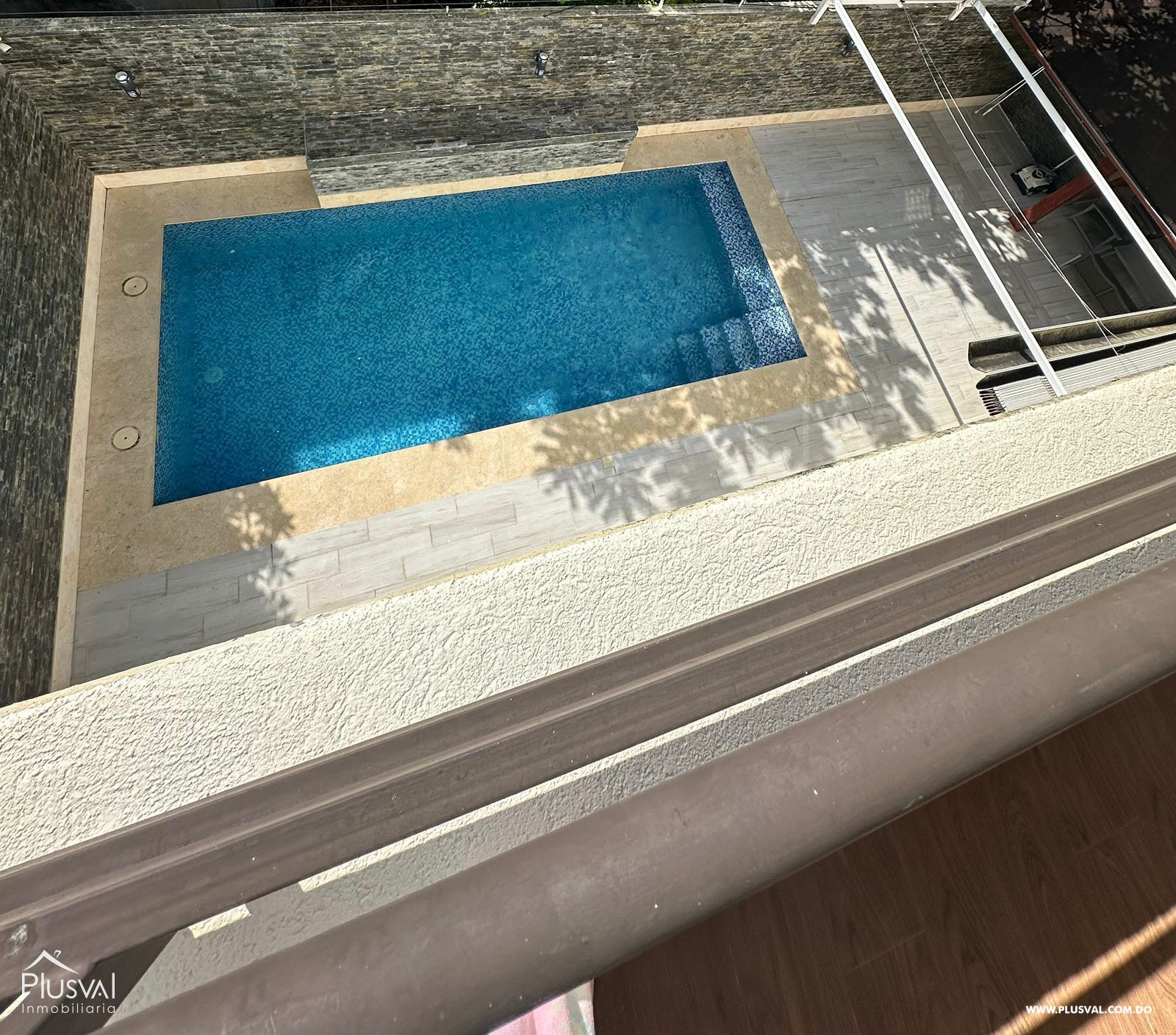 Casa en venta en Santo Domingo Este, 3 niveles de lujo y confort 401376