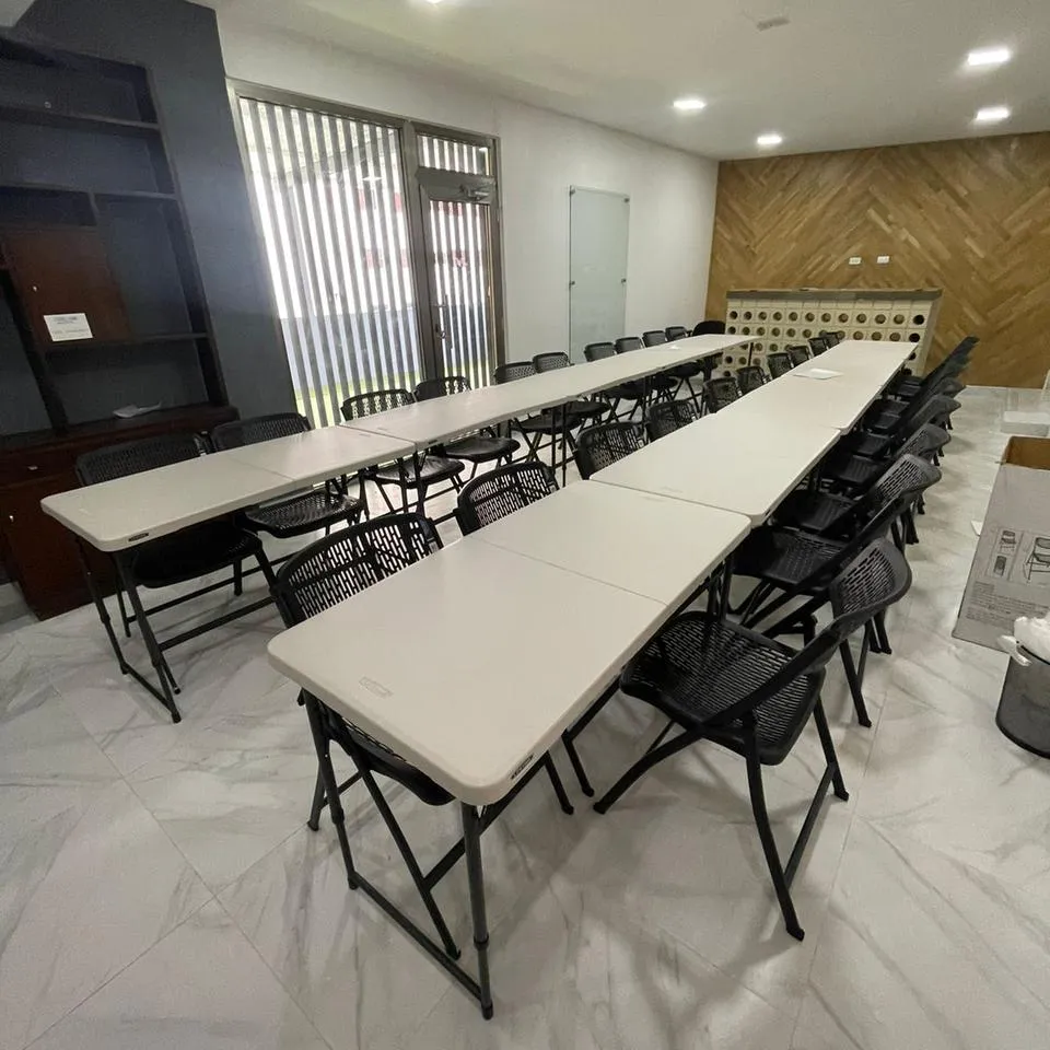 Alquiler de amplios Locales Comerciales ubicados en Evaristo Morales 443074