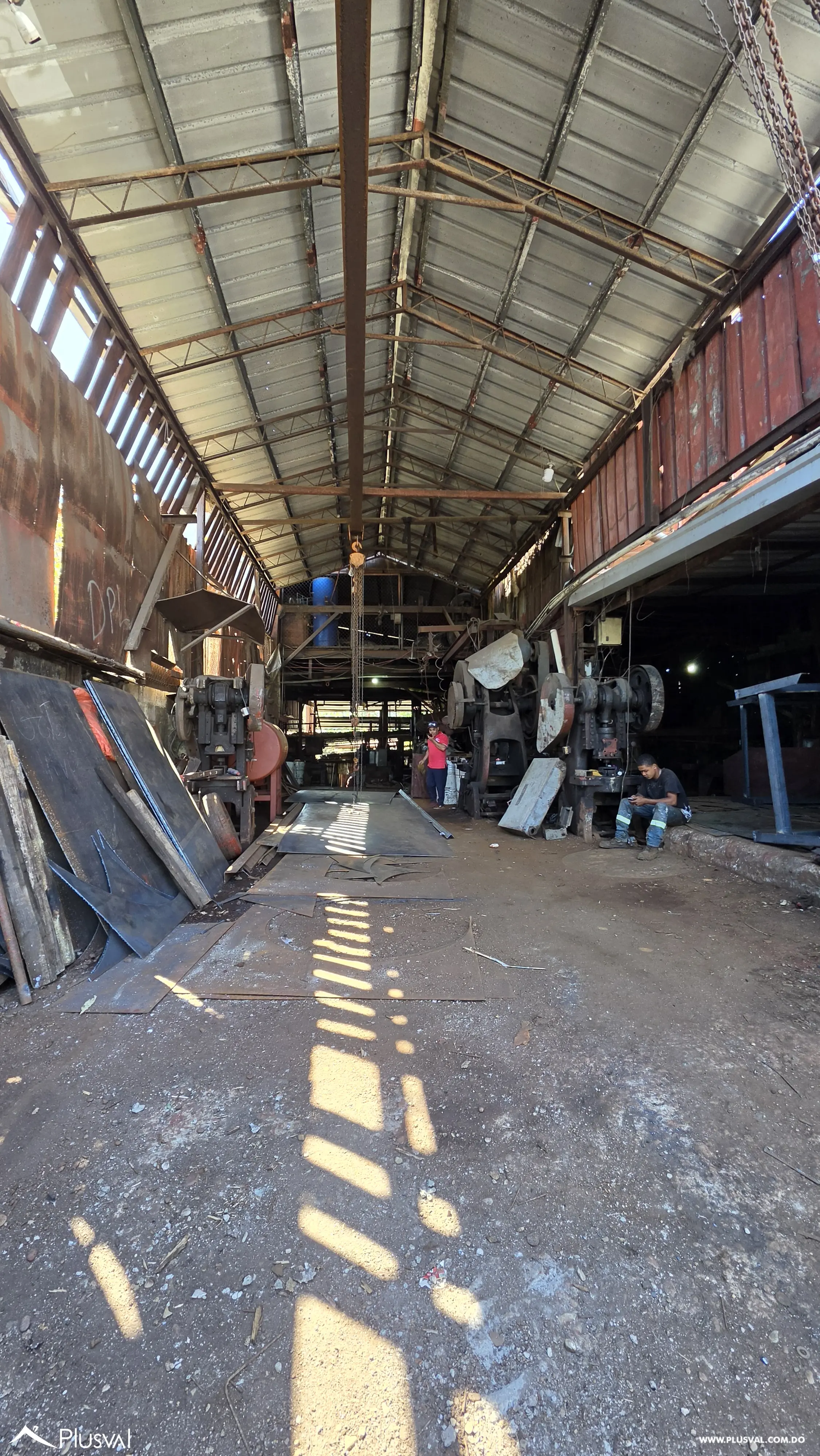 Buscas solar para ampliar tus operaciones y ver crecer tu negocio? Este solar es una oportunidad UNICA. Te esperamos 496903