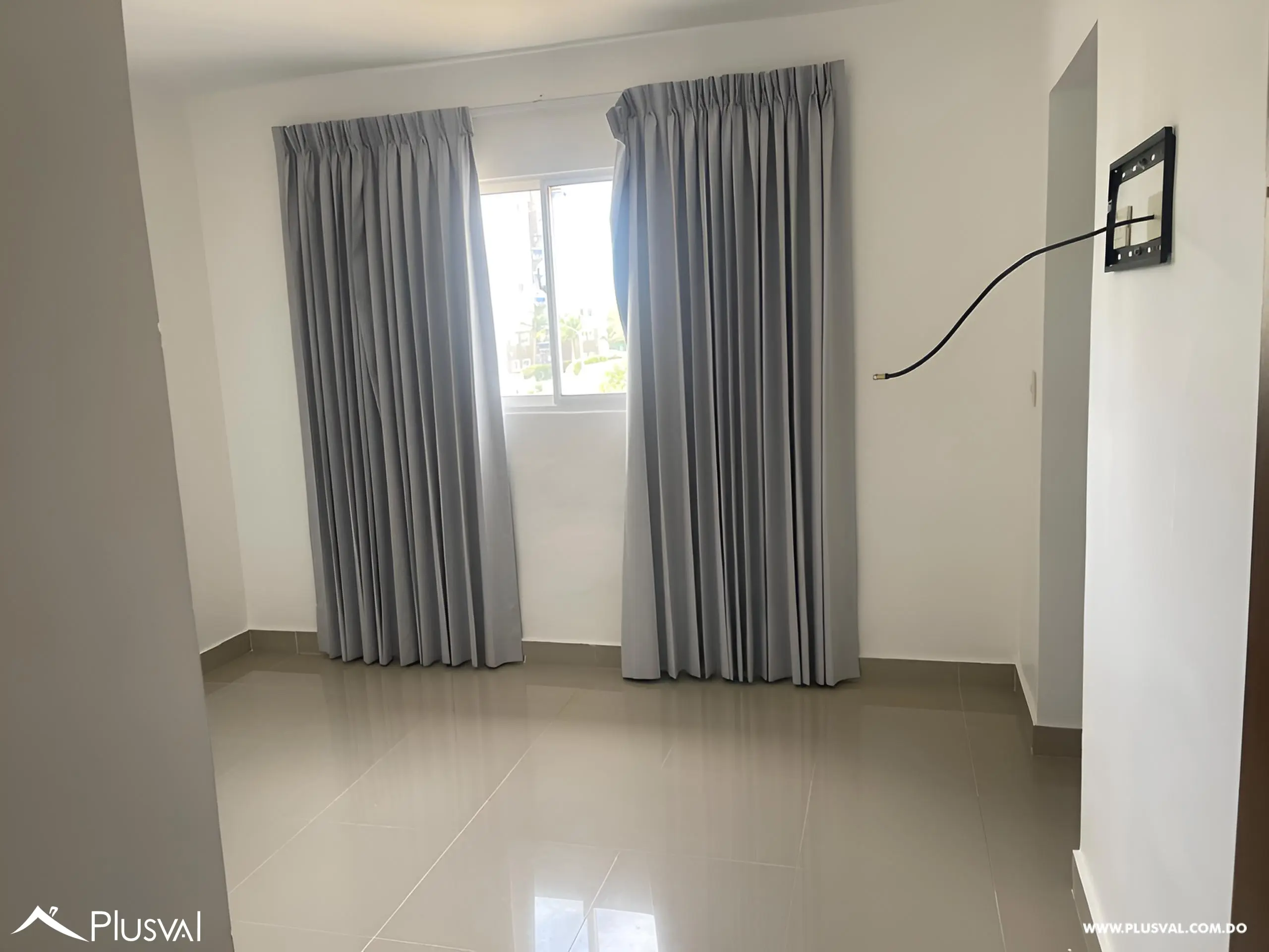Apartamento en Alquiler en 4to Piso con Amplios Espacios y Áreas Sociales Completas 519538