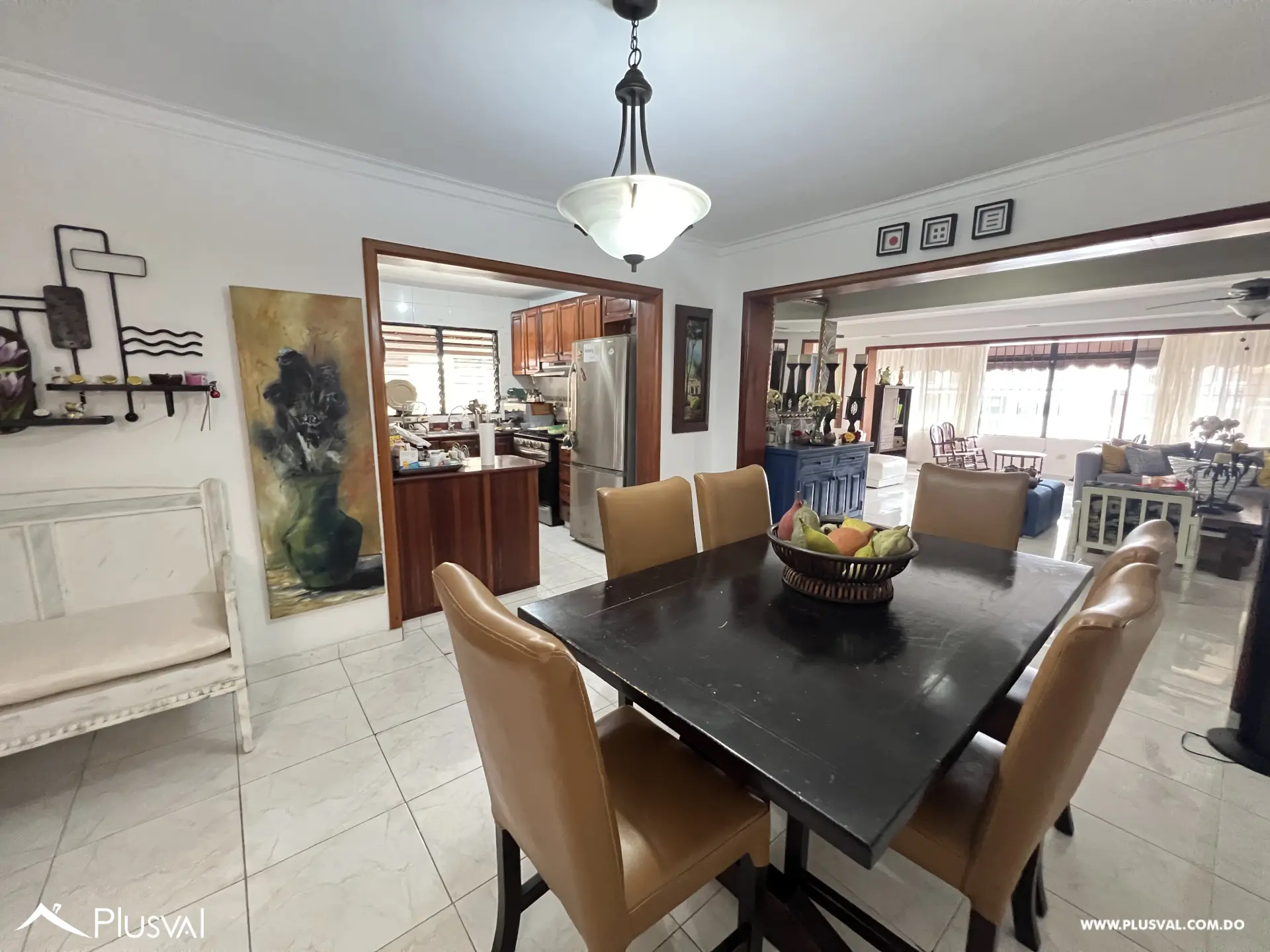 Espacioso apartamento clásico con terraza privada y vista panorámica 494968
