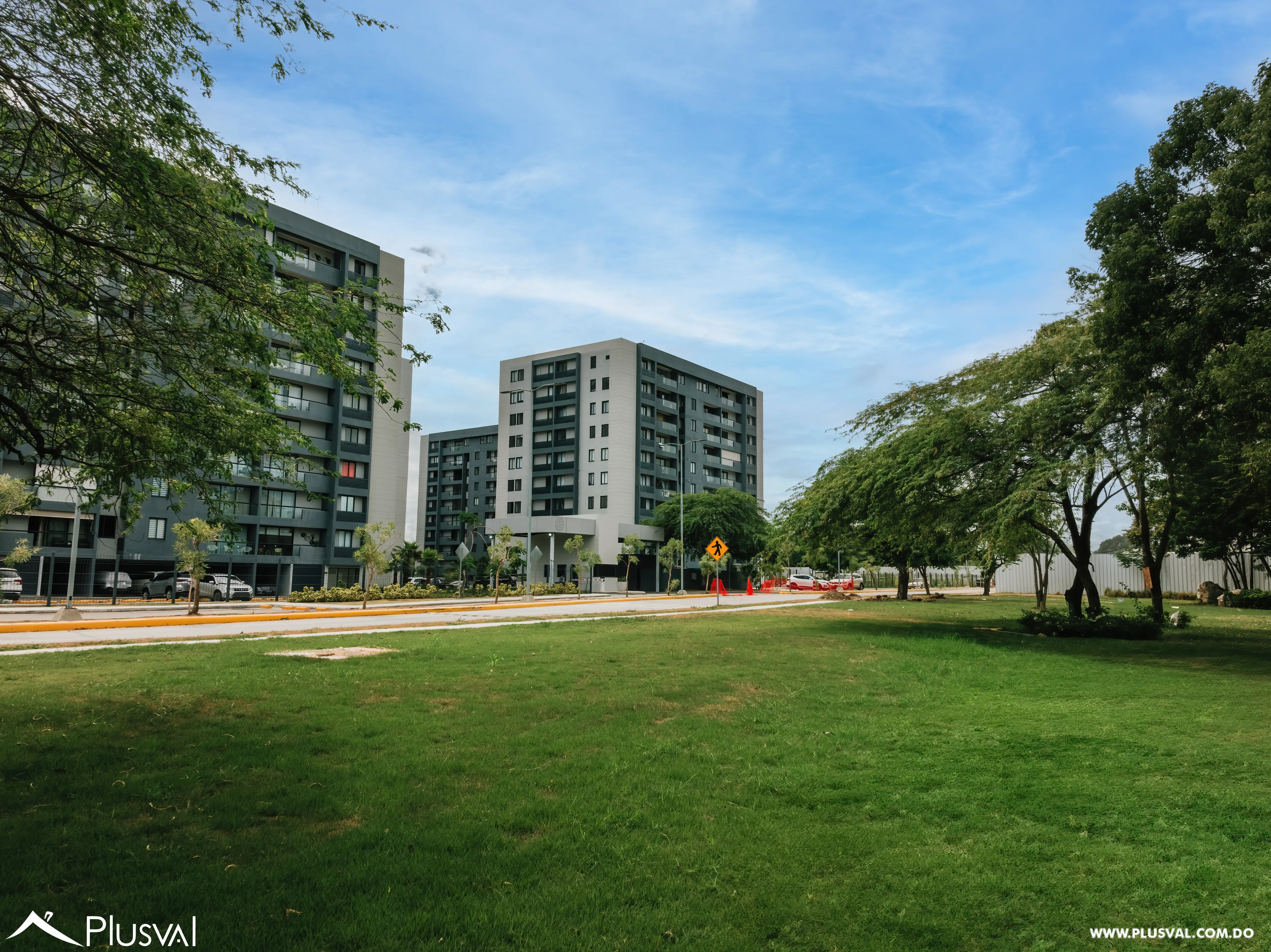 Alquiler de Amplio Apartamento de 3 Habitaciones y Estudio en la Ave. Hispanoaméricana 485012