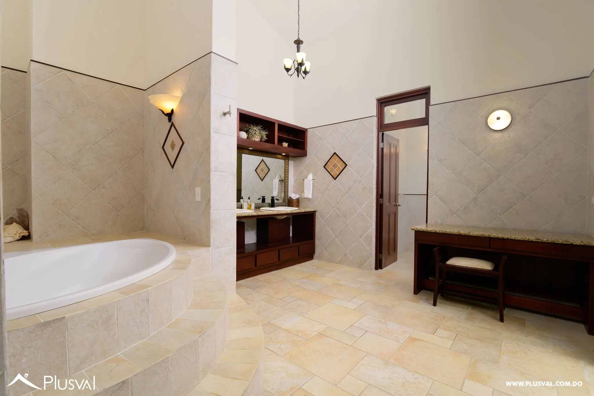 Preciosa Villa en venta. primera línea de playa en Cabrera 476754