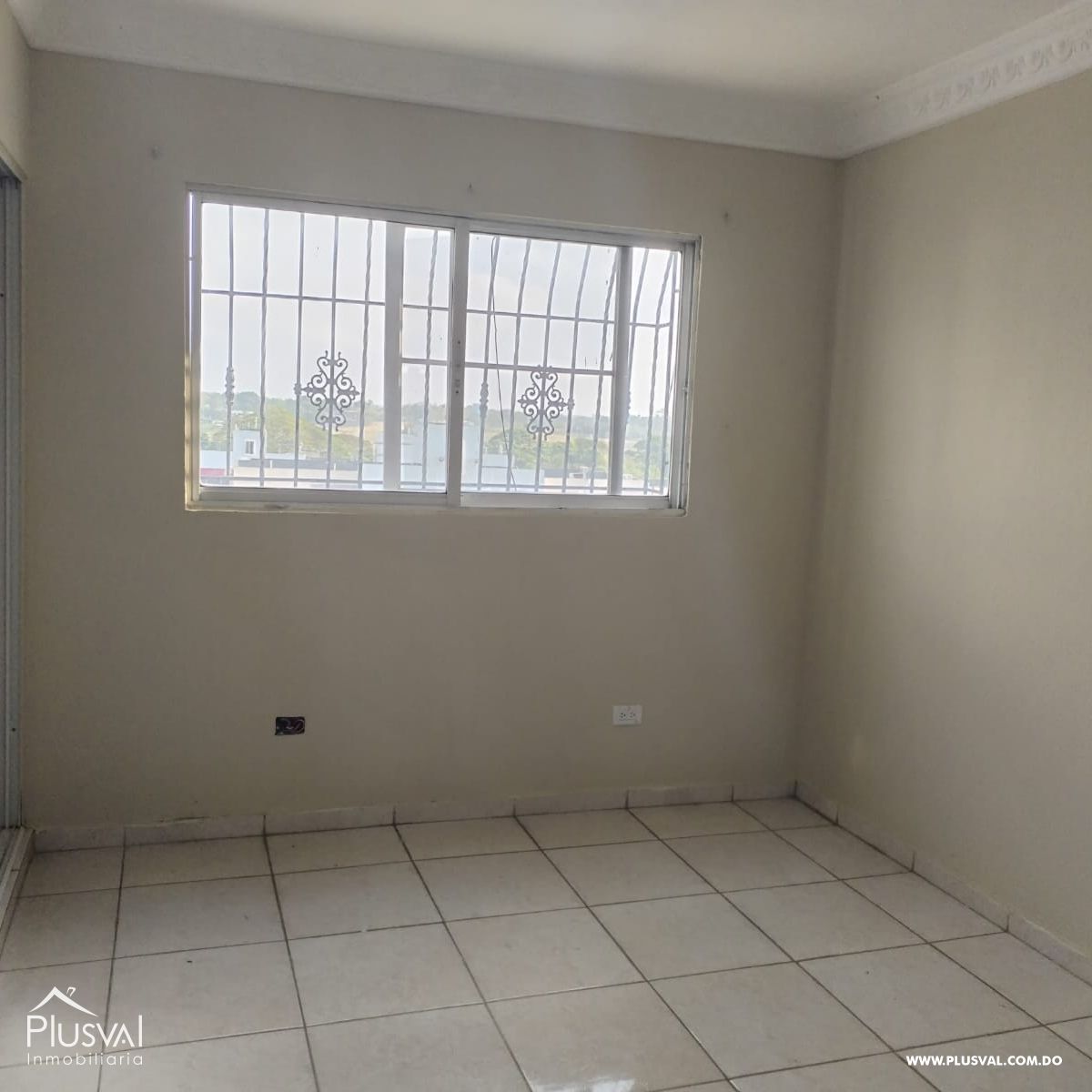 Amplio apartamento con 3 habitaciones más cuarto de servicio. 350151