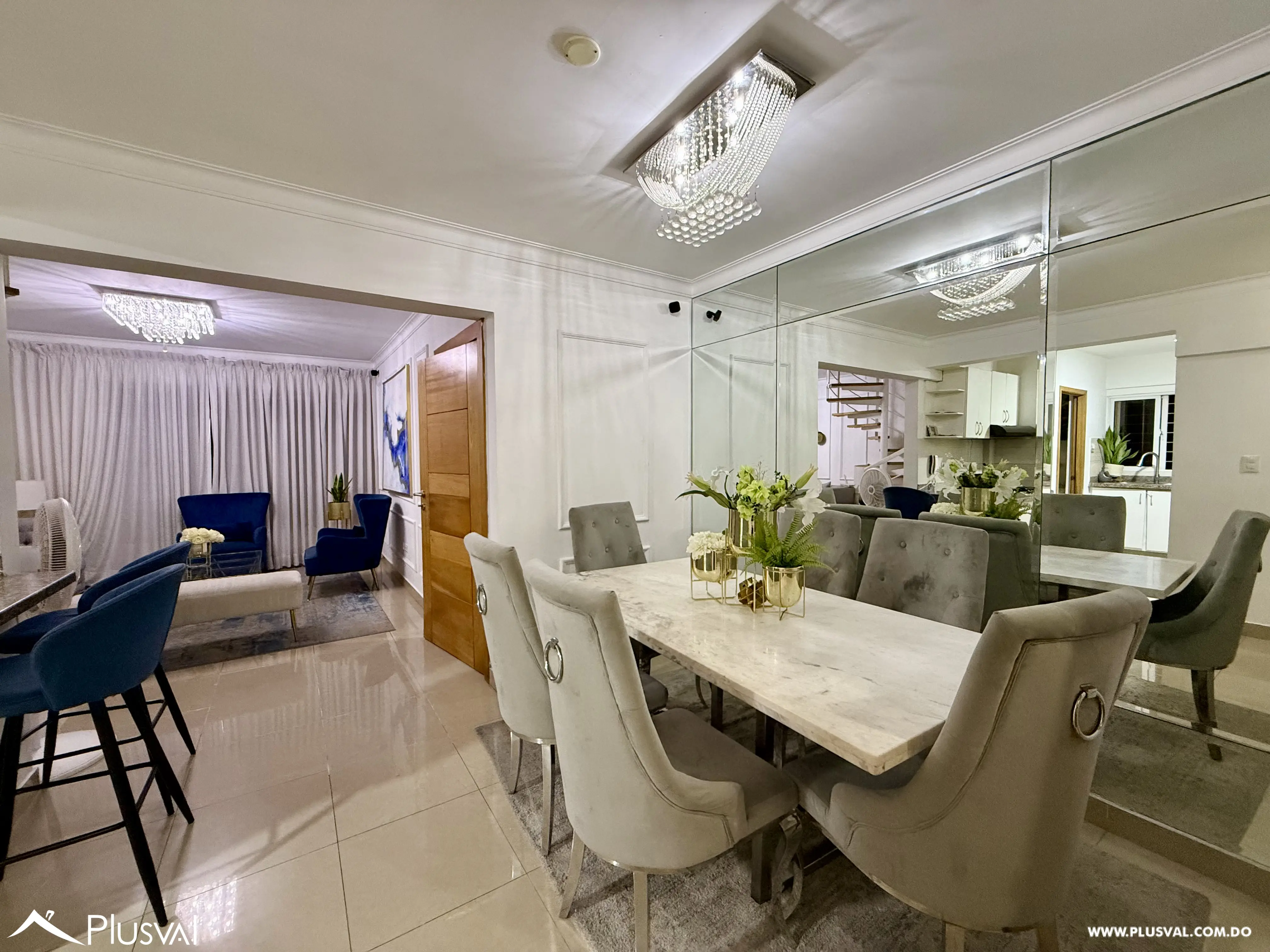 Amplio y comodo apartamento tipo PH 458810