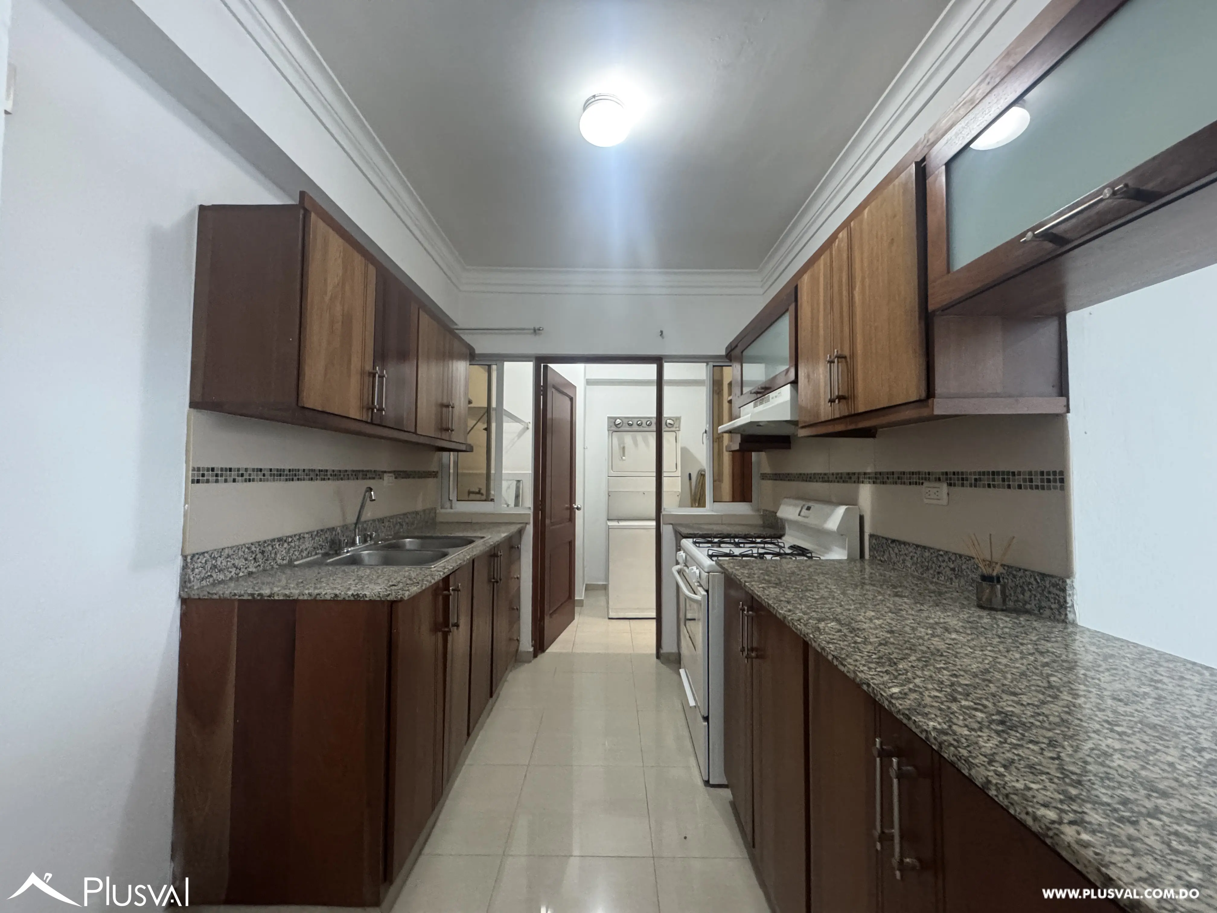 Apartamento de 1 habitación en alquiler en Gazcue con 2 parqueos y mantenimiento incluido 478509