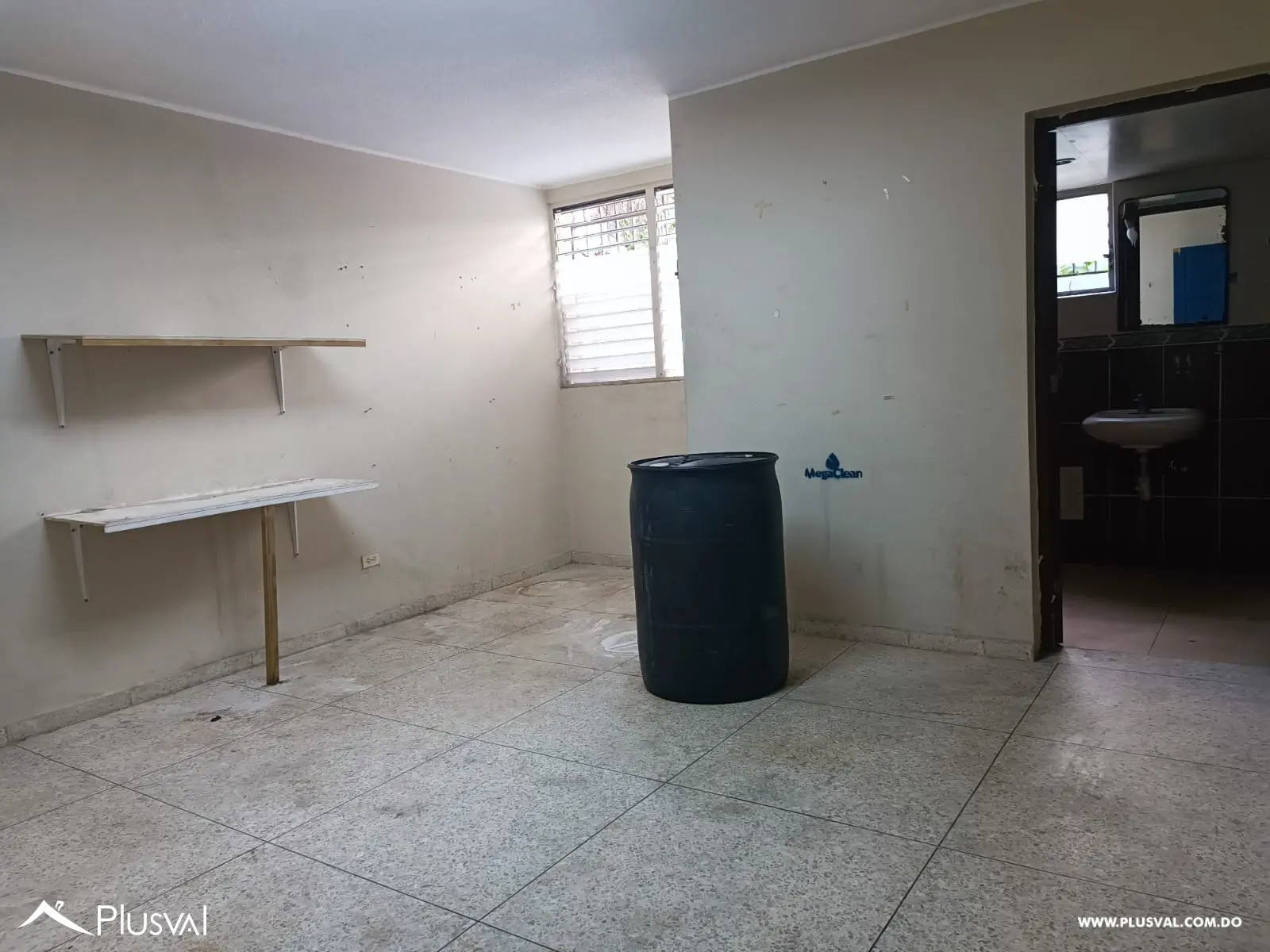 AMPLIO LOCAL COMERICAL EN ALQUILER EN NACO 496032