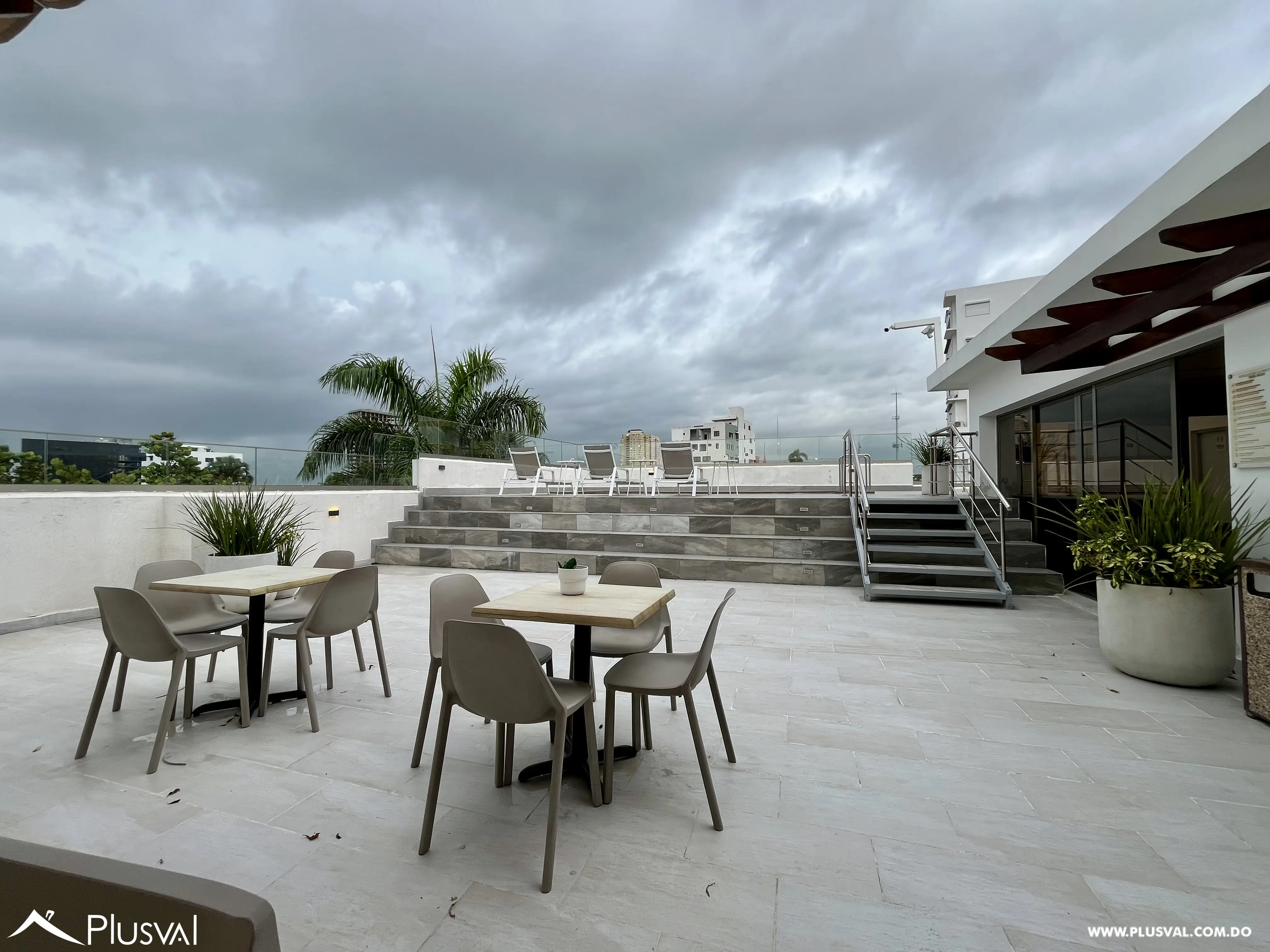Terraza rooftop con piscina en alquiler en Gazcue 468486