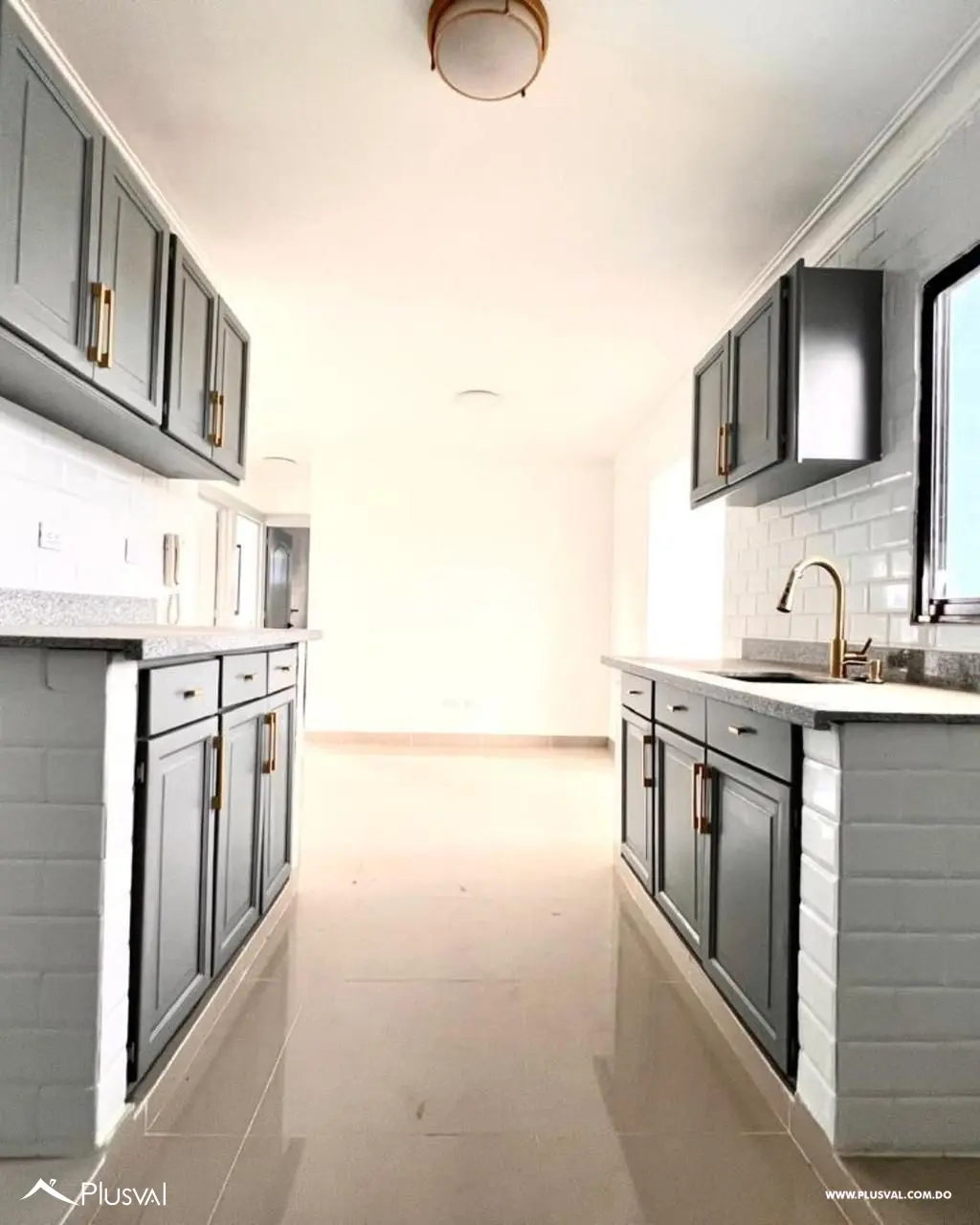 Apartamento Renovado en Venta de 3 hab. en Santiago 502310