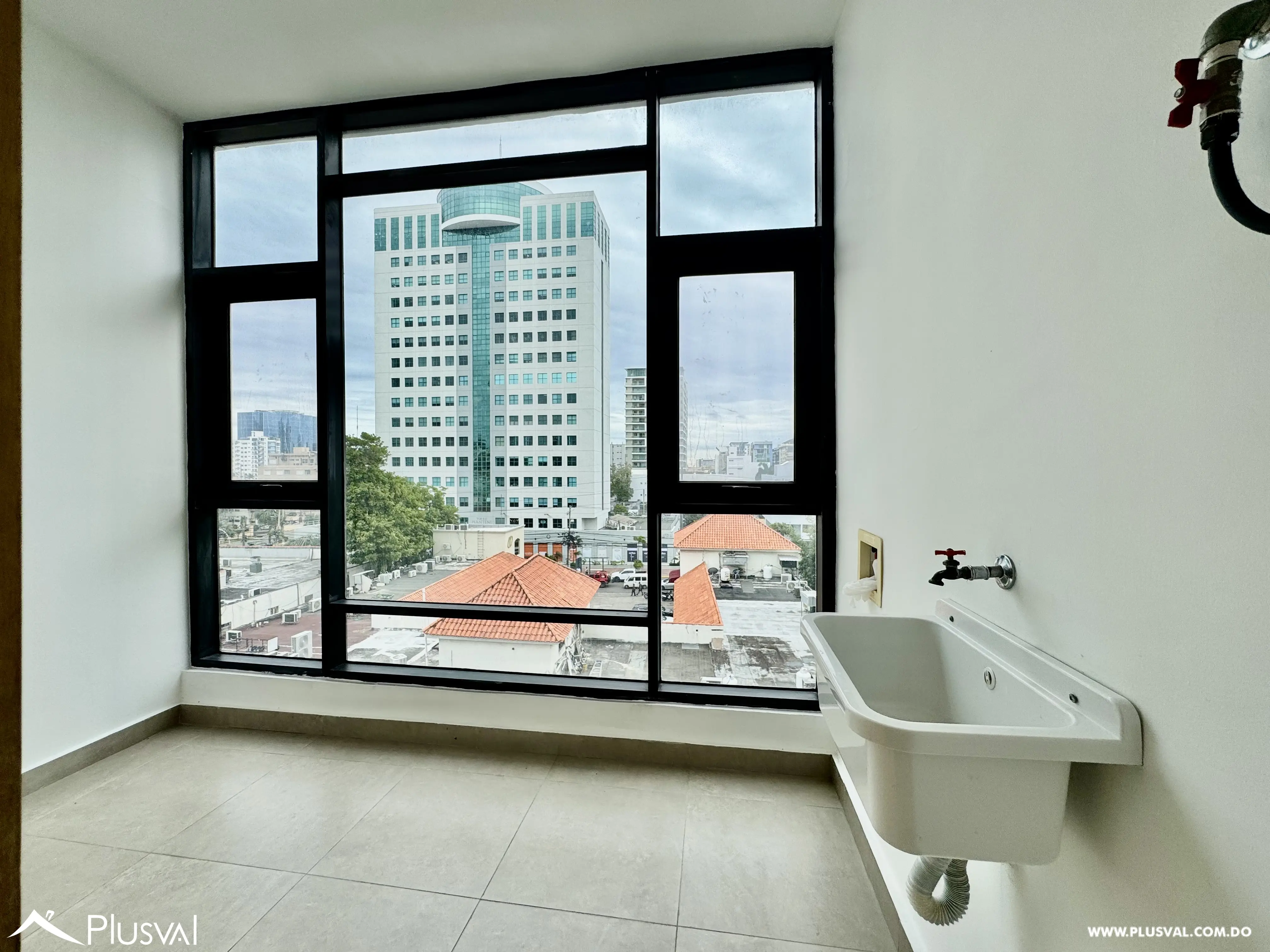 Alquilo Apto Vacio en una de las Mejores Zonas de Piantini 485939