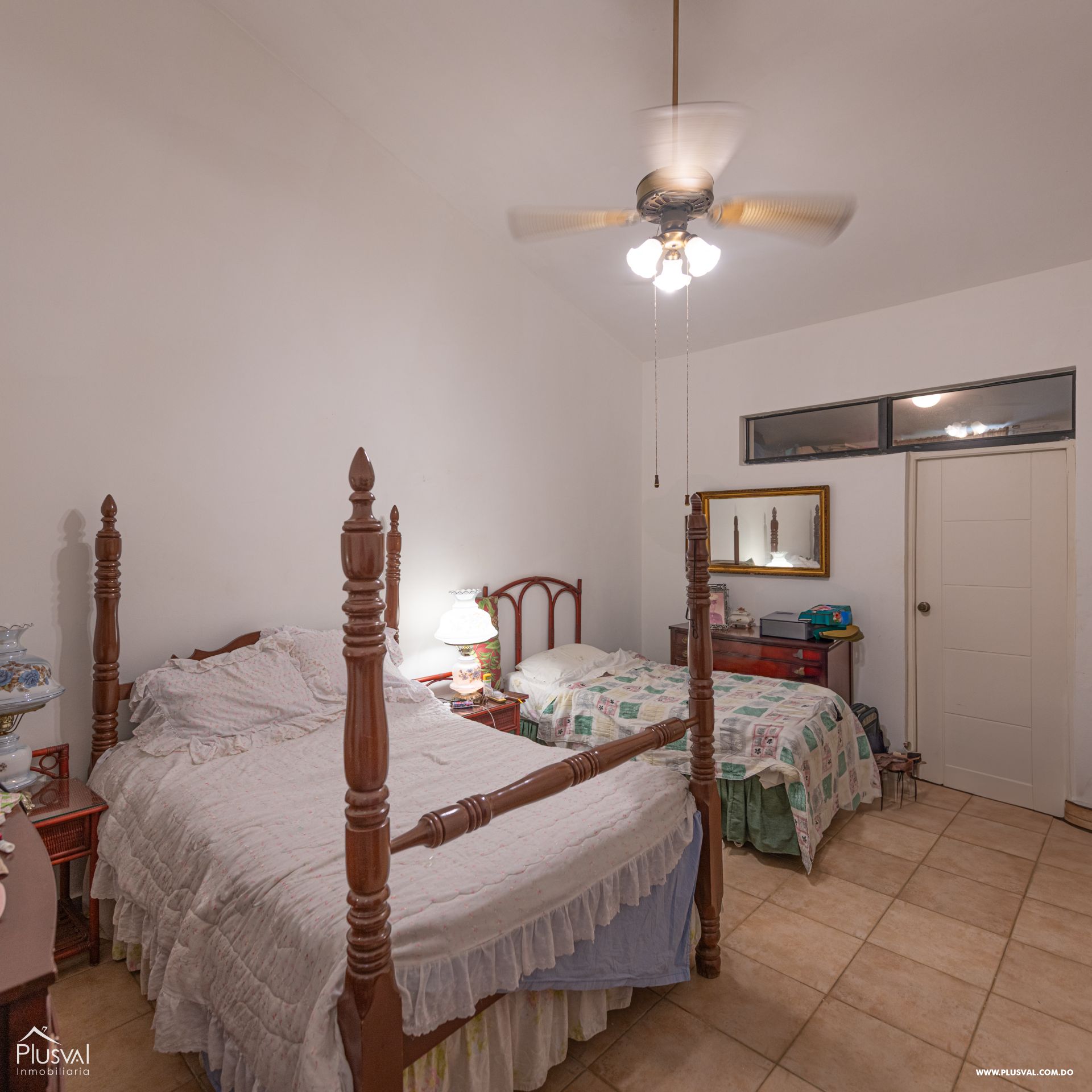 Villa en venta en metro Country Club con piscina privada y vista al campo de golf 456514