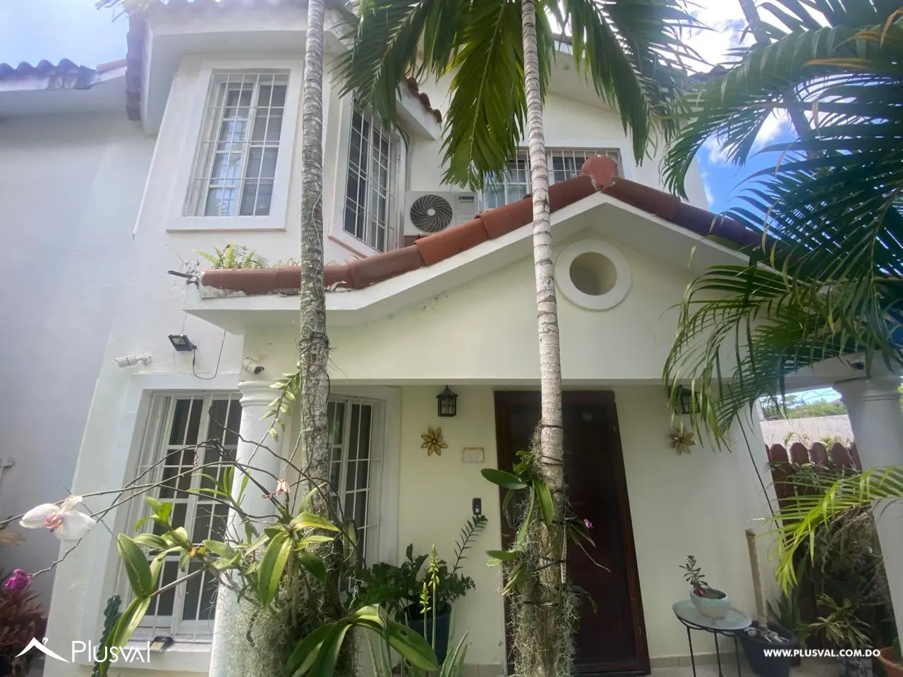 HERMOSA CASA DE 3 HAB CON PATIO EN COSTA BAVARO PUNTA CANA 500271